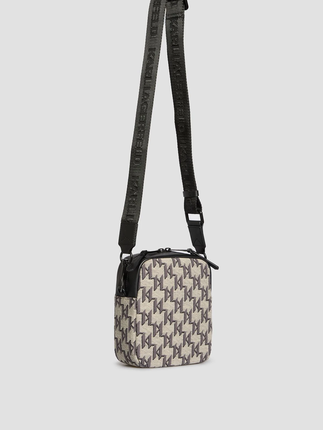 Сумки Karl Lagerfeld модель A2M30234;900 Сумки Karl Lagerfeld модель A2M30234;900 Фото
