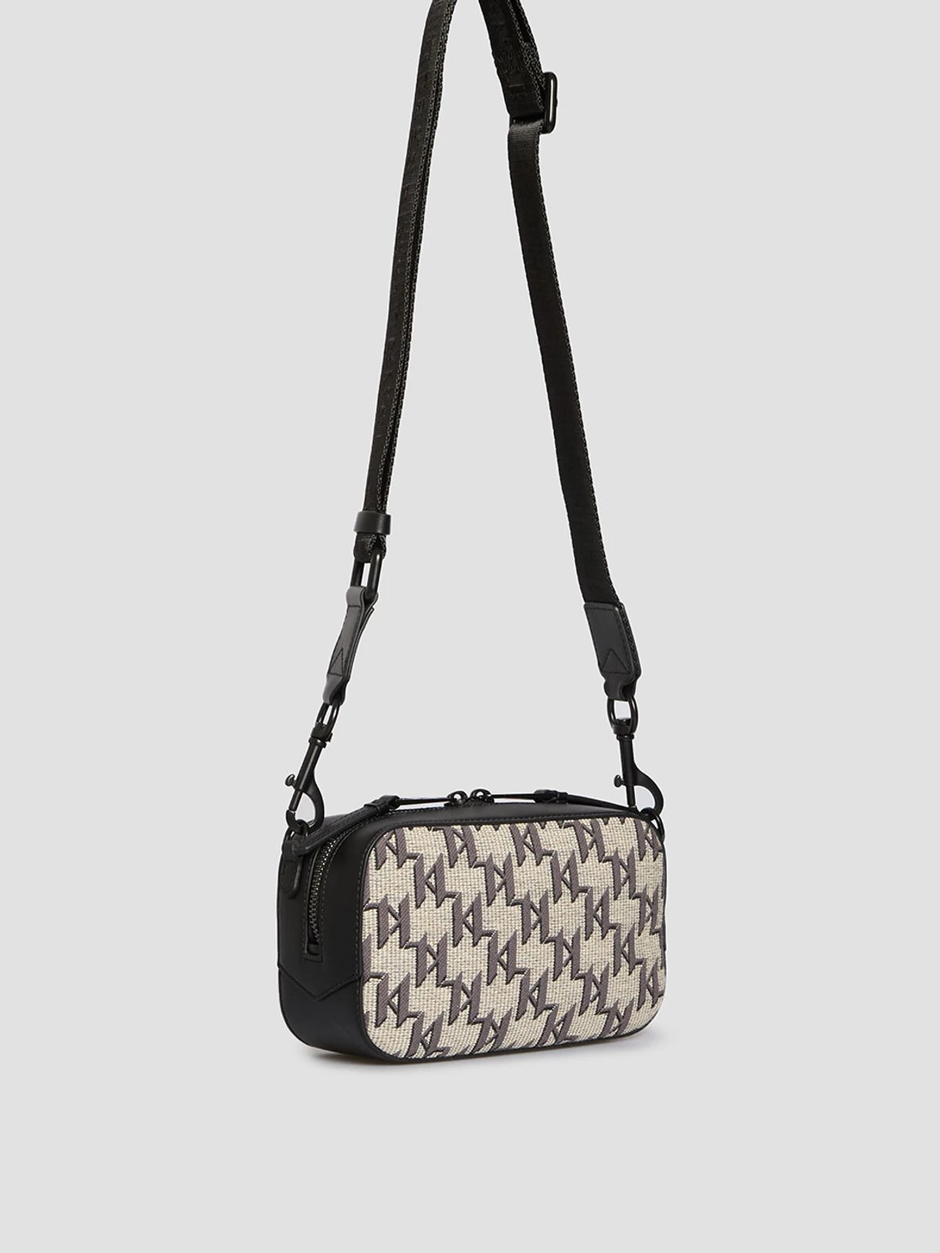 Сумки Karl Lagerfeld модель A2M30235;900 Сумки Karl Lagerfeld модель A2M30235;900 Фото