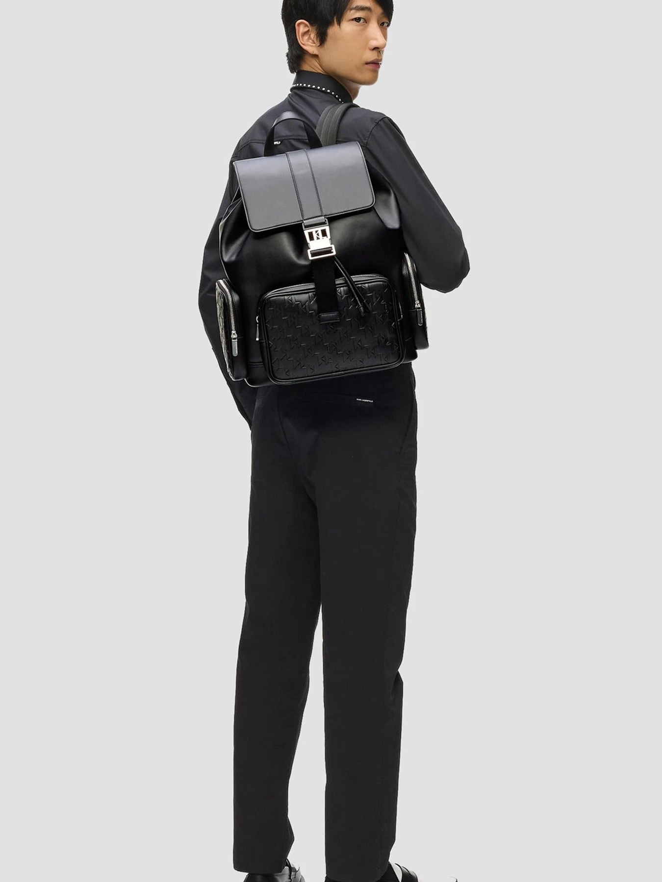 Рюкзаки Karl Lagerfeld модель B1M30217;999 Рюкзаки Karl Lagerfeld модель B1M30217;999 Фото