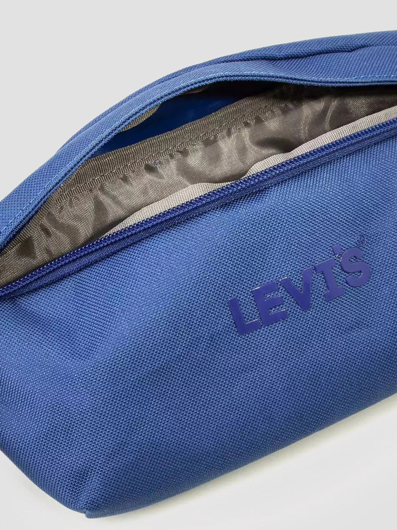 Сумки Levi's модель D7968;0002 Сумки Levi's модель D7968;0002 Фото