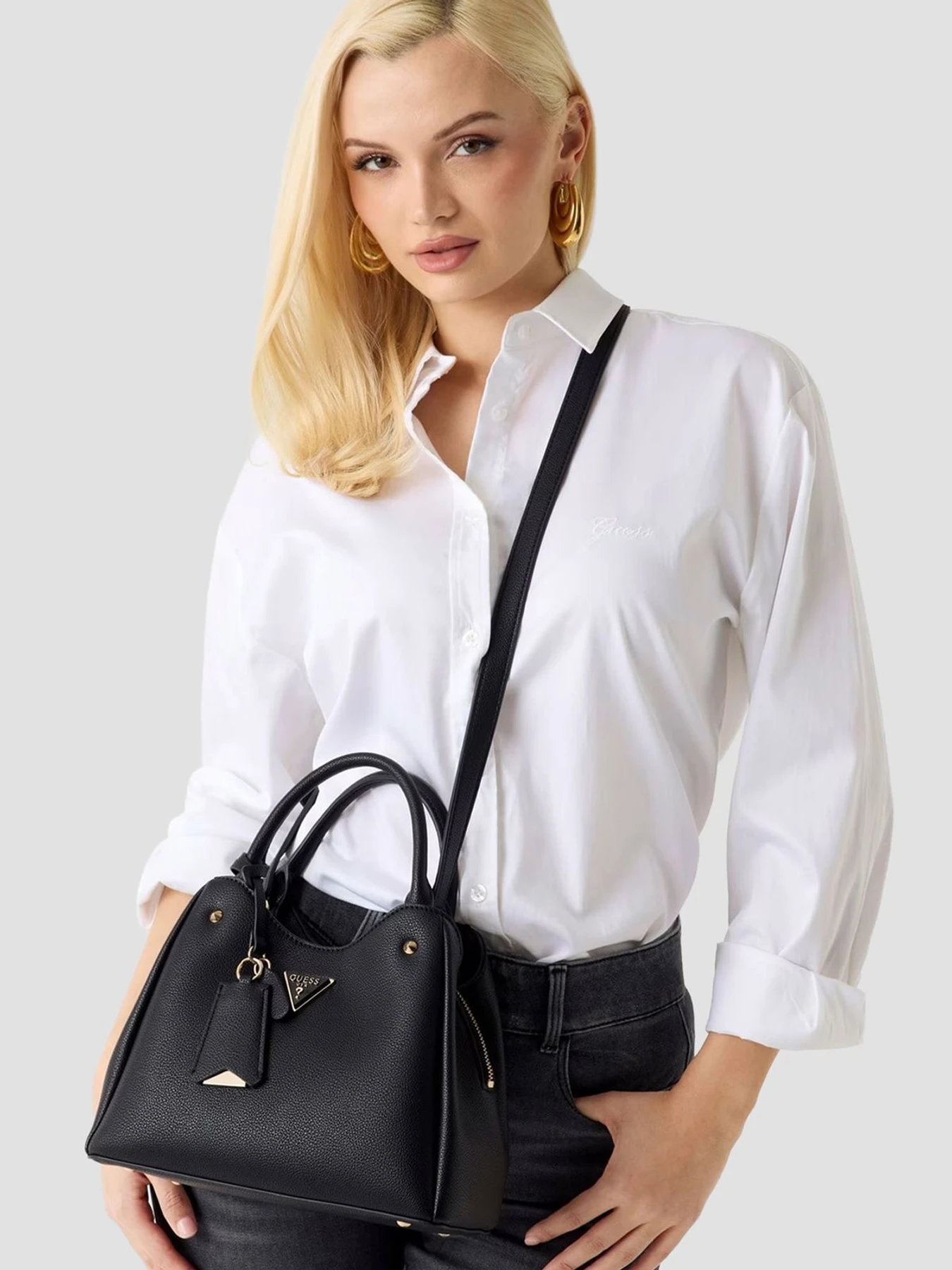 Сумки GUESS модель HWBG69.74050;BLA Сумки GUESS модель HWBG69.74050;BLA Фото