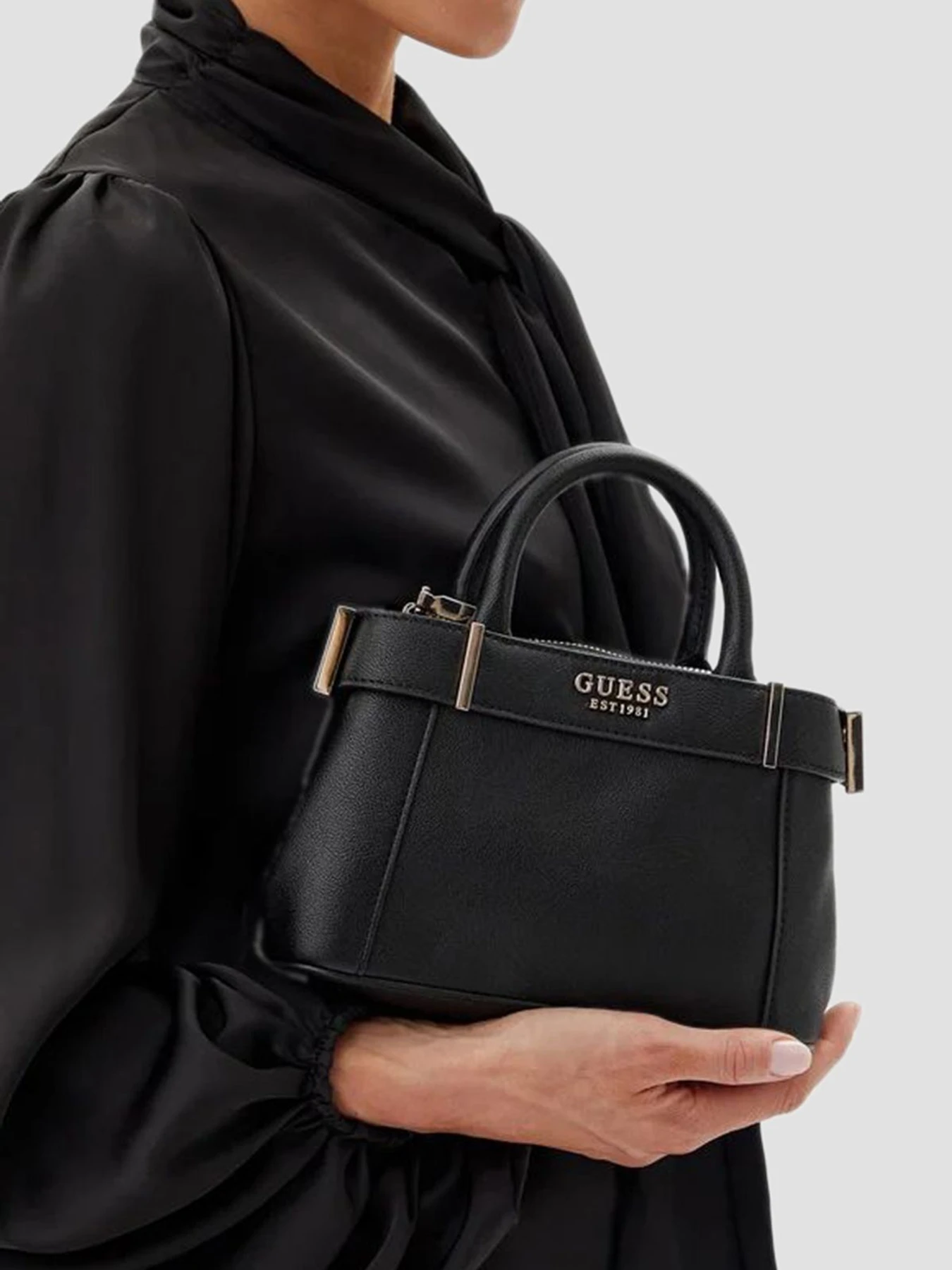 Сумки GUESS модель HWBG96.33760;BLA Сумки GUESS модель HWBG96.33760;BLA Фото