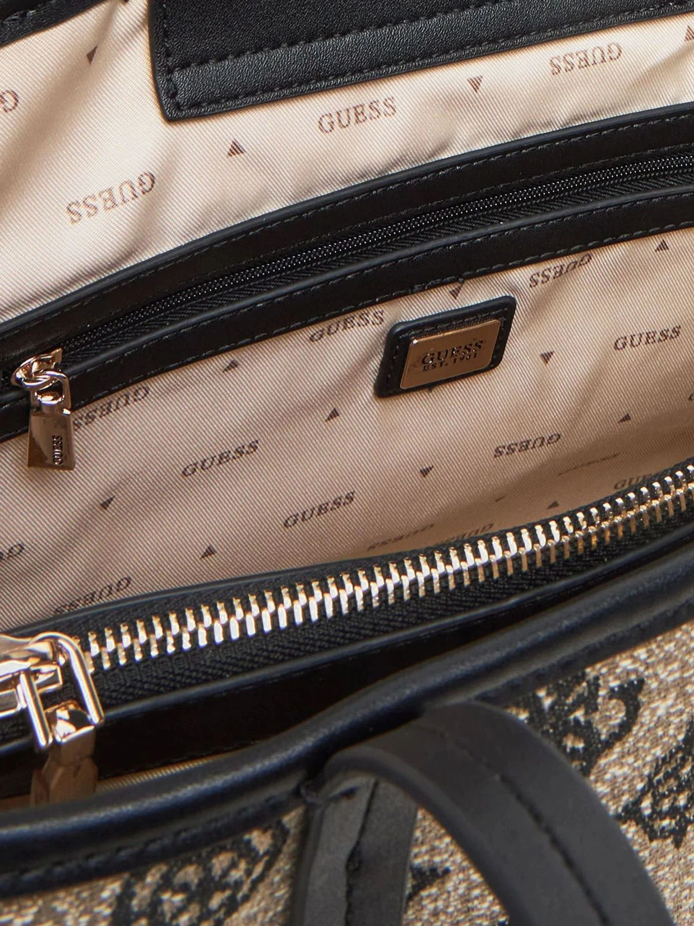 Сумки GUESS модель HWJG96.27230;BLO Сумки GUESS модель HWJG96.27230;BLO Фото