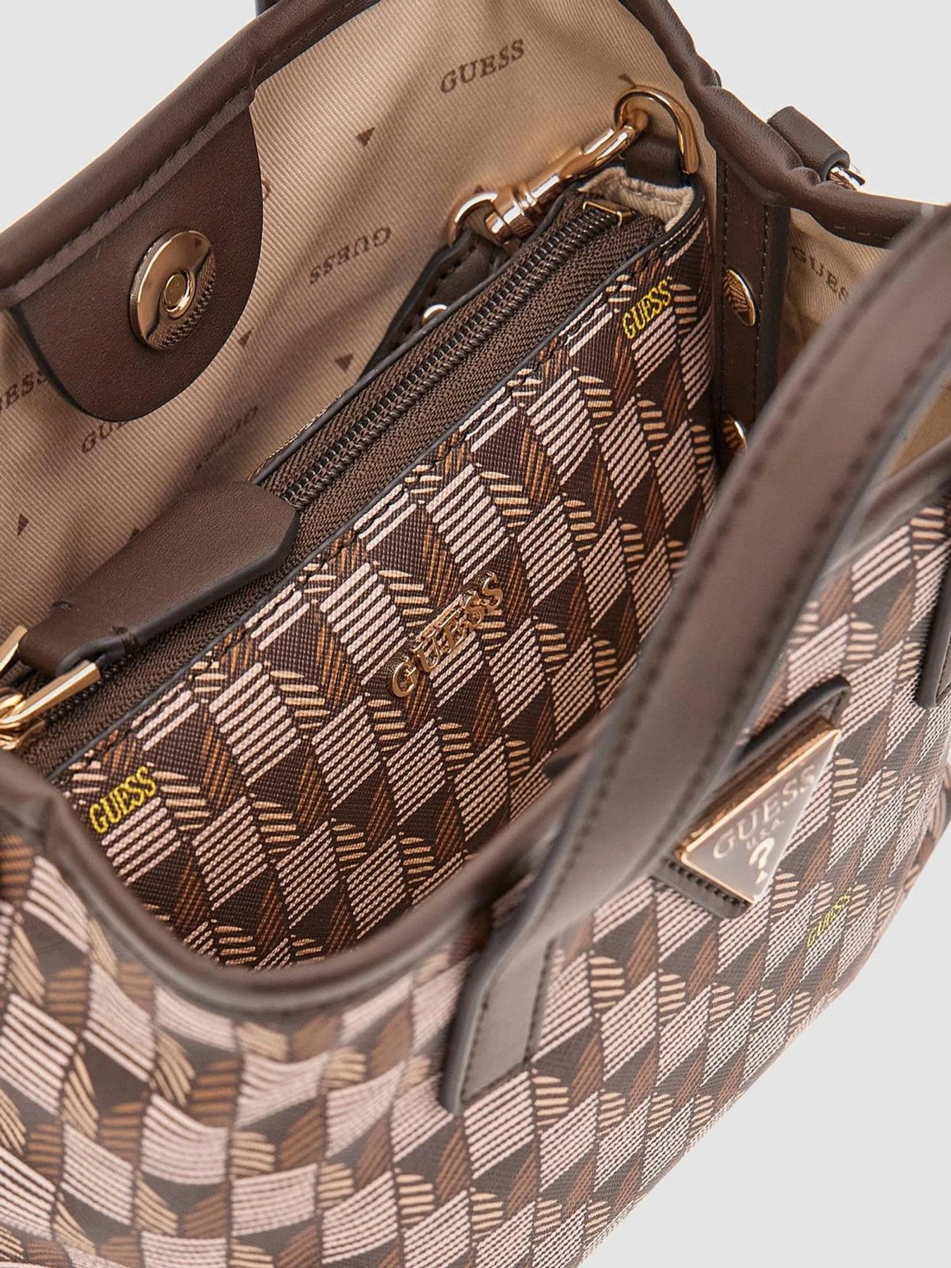 Сумки GUESS модель HWJT93.44750;BNL Сумки GUESS модель HWJT93.44750;BNL Фото