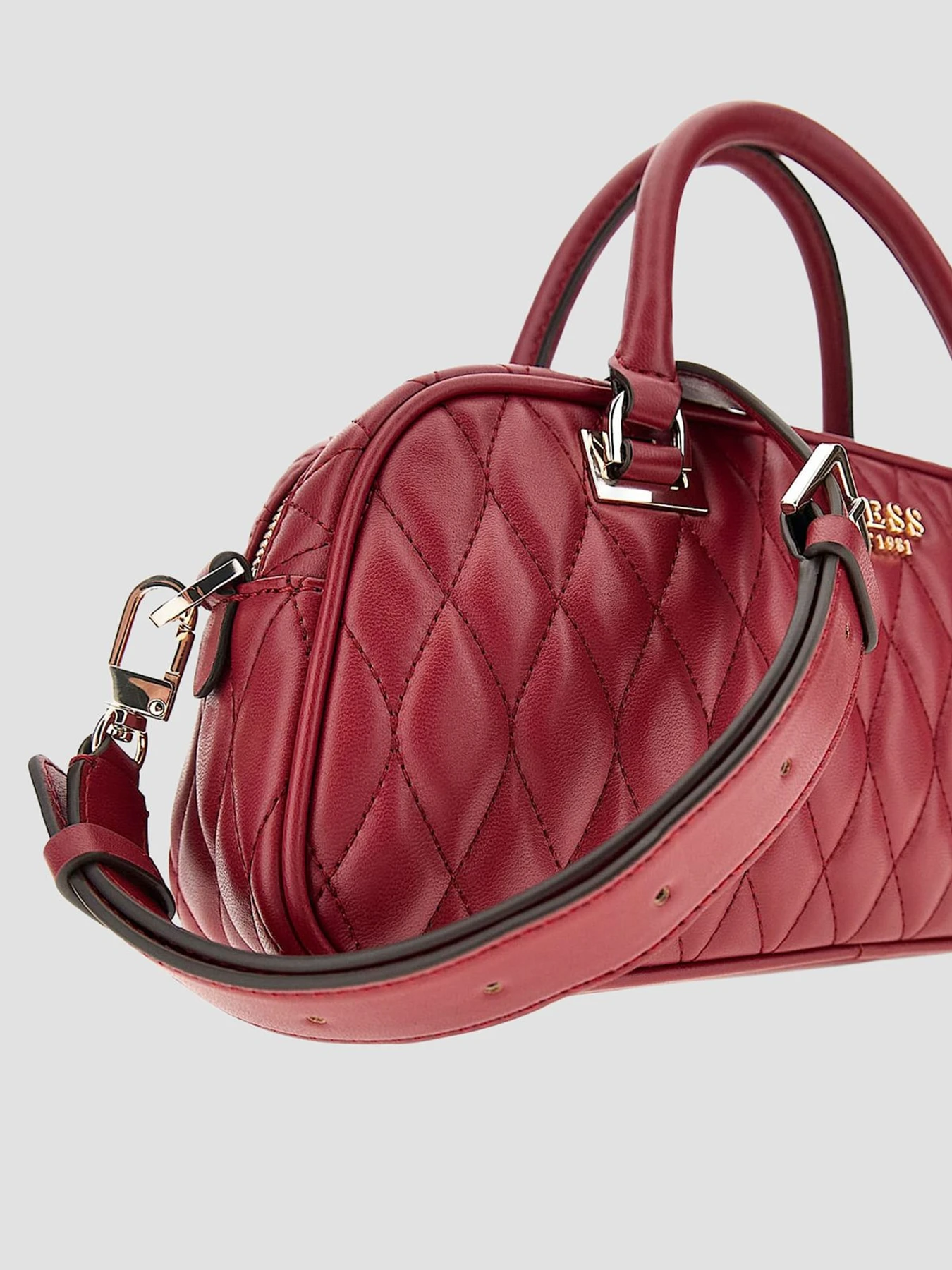 Сумки GUESS модель HWQG81.22050;RED Сумки GUESS модель HWQG81.22050;RED Фото