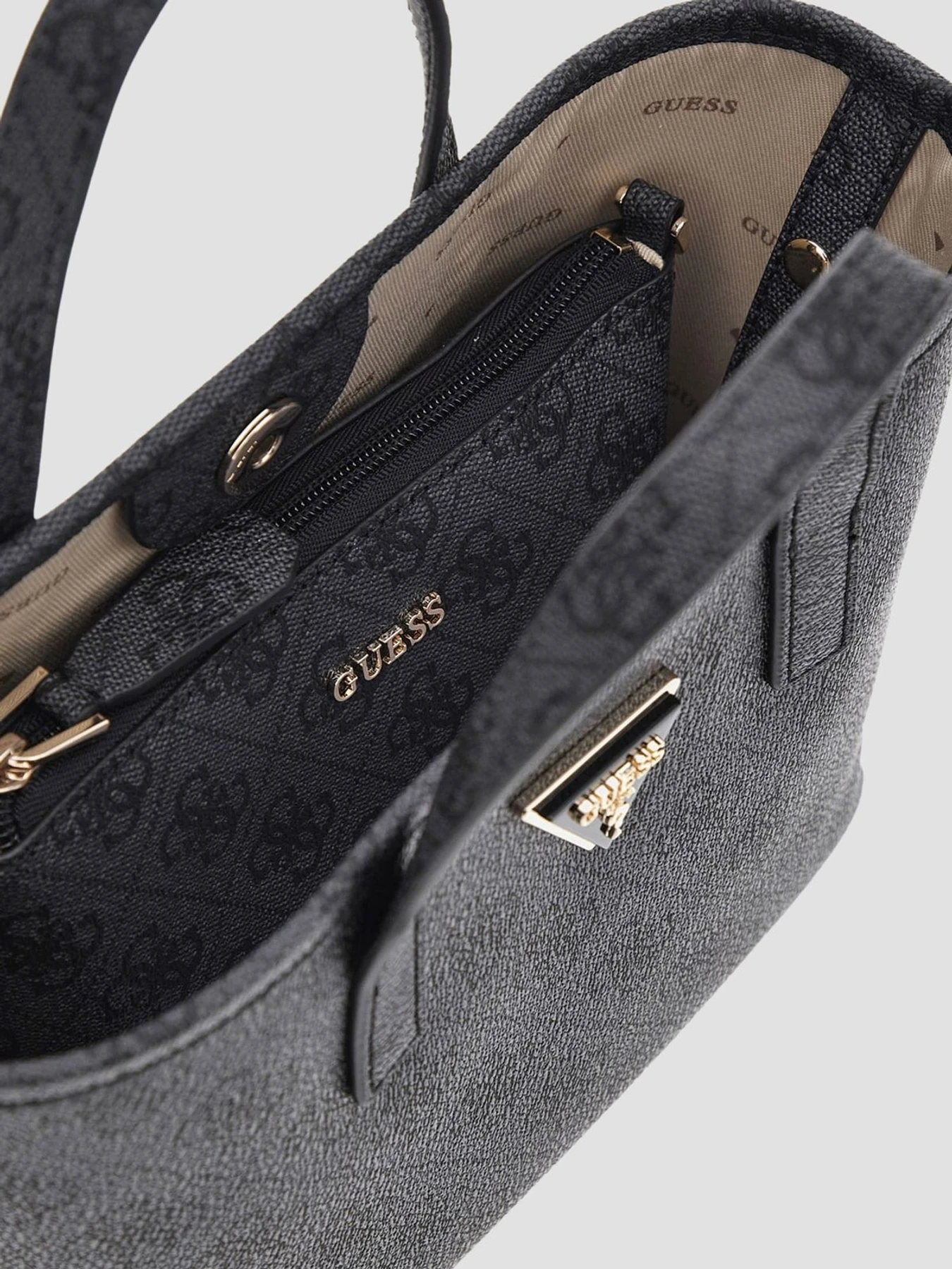 Сумки GUESS модель HWSG92.11750;CLO Фото