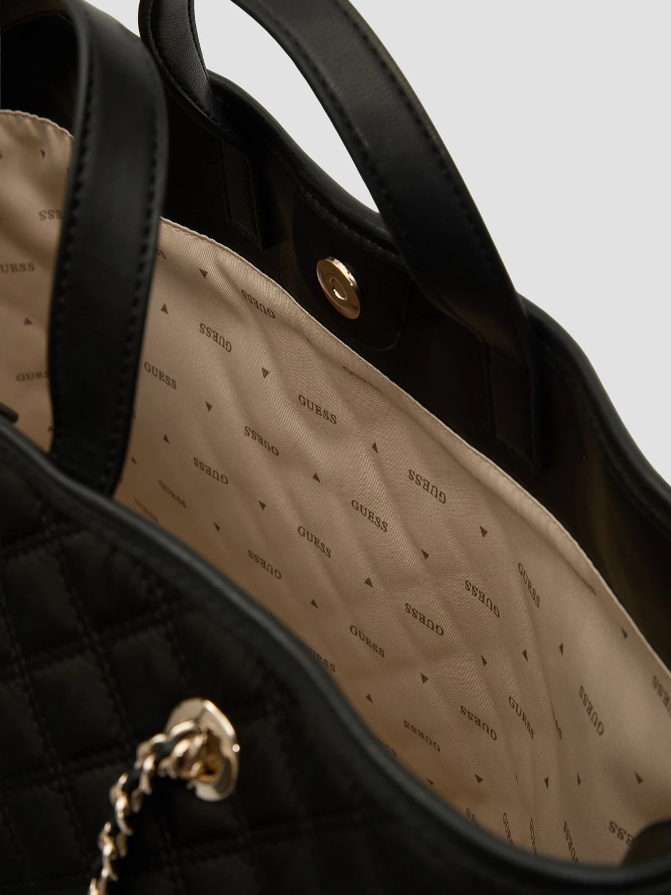 Сумки GUESS модель HWYQ96.73290;BLA Сумки GUESS модель HWYQ96.73290;BLA Фото