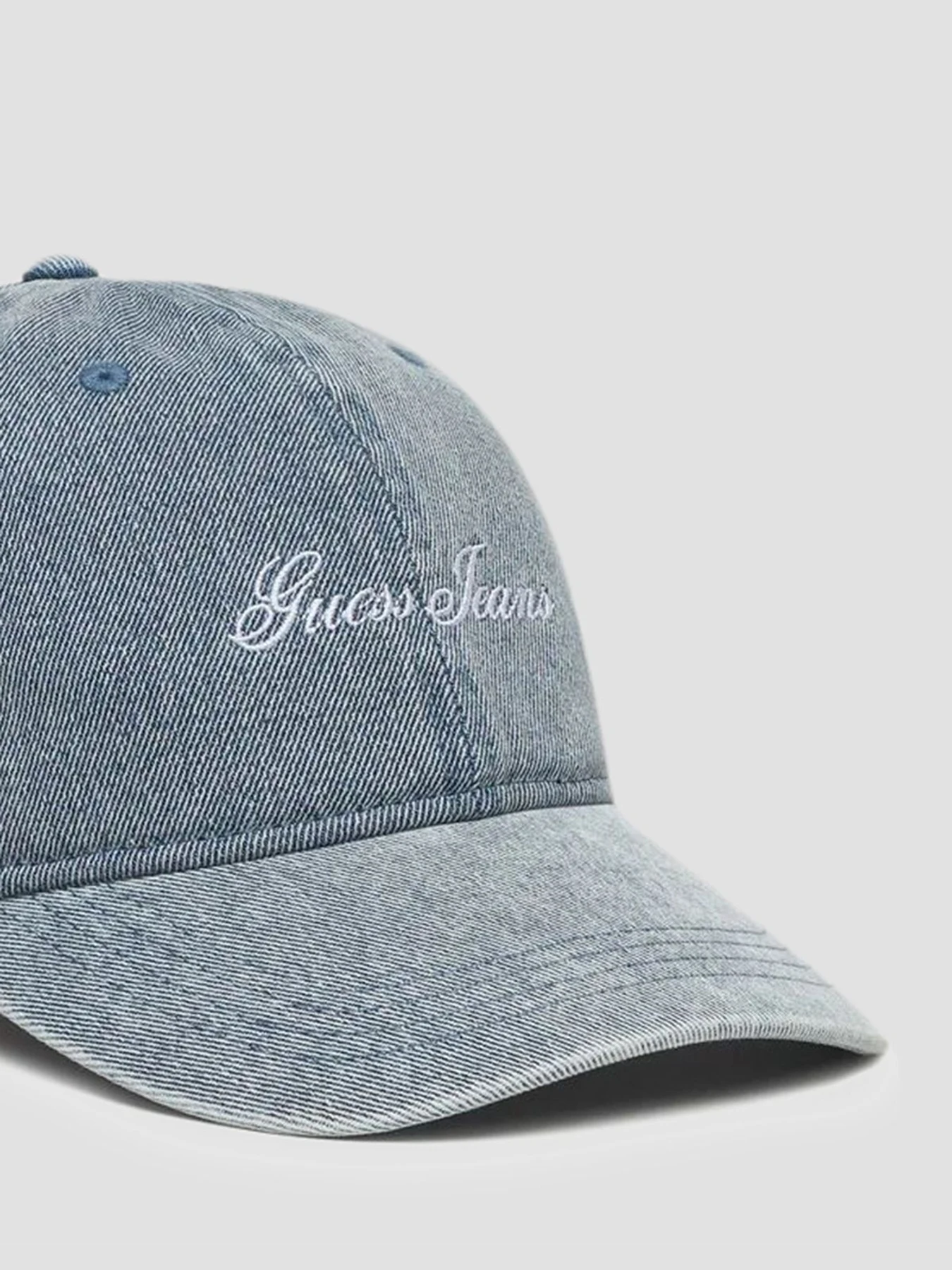 Шапки и кепки Guess Jeans модель M6GZB4.WF8V1;DALW Шапки и кепки Guess Jeans модель M6GZB4.WF8V1;DALW Фото