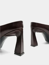 Шлёпанцы Emmelie Delage модель TRESS 30 Фото