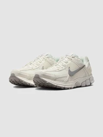 Кроссовки NIKE Zoom Vomero 5 модель FB9149-103 Фото