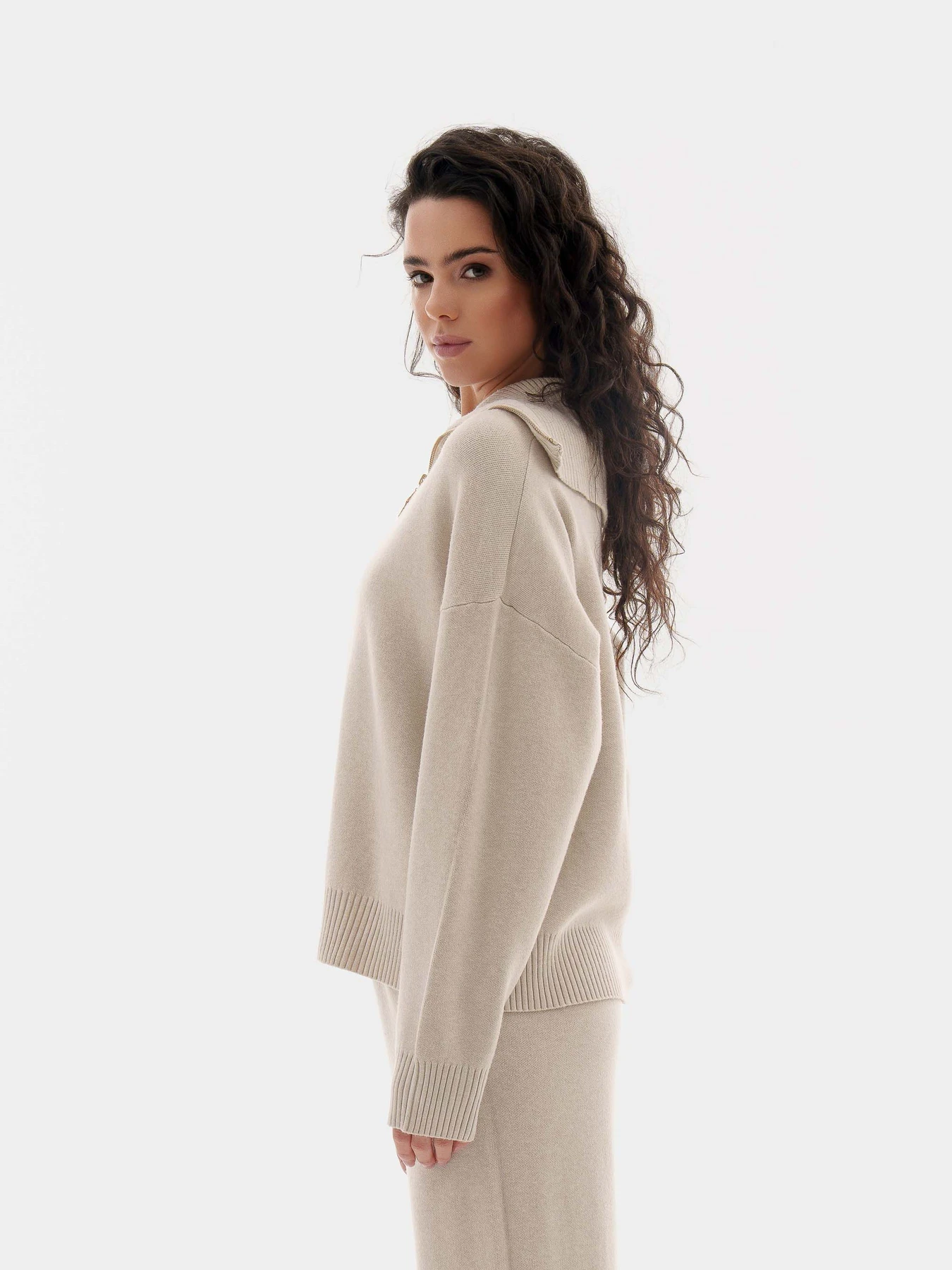 Костюмы Emmelie Delage AMI модель o_KSTAMI-16 Костюмы Emmelie Delage AMI модель o_KSTAMI-16 Фото