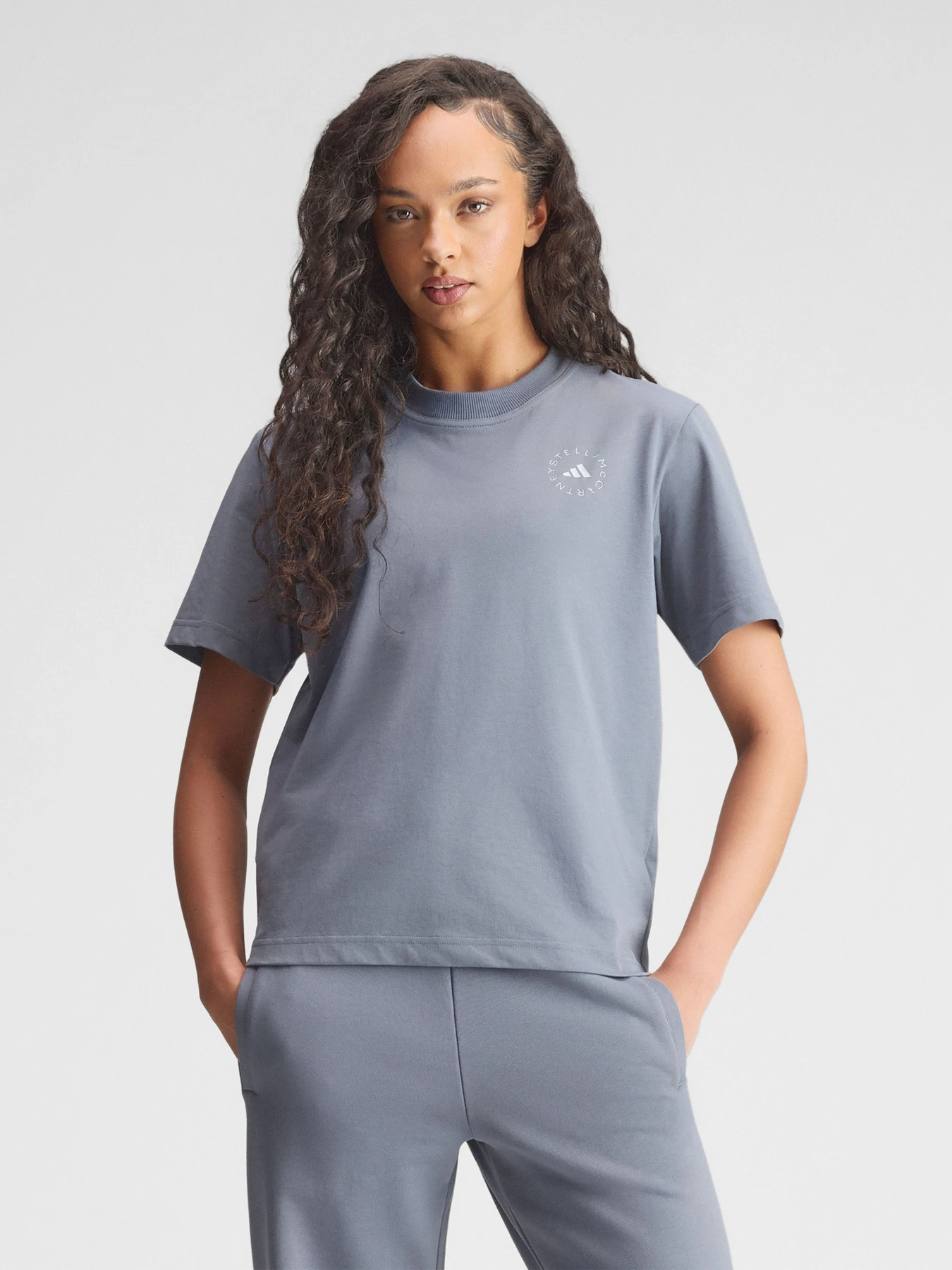 Футболки и поло Adidas модель JZ0688 Футболки и поло Adidas модель JZ0688 Фото