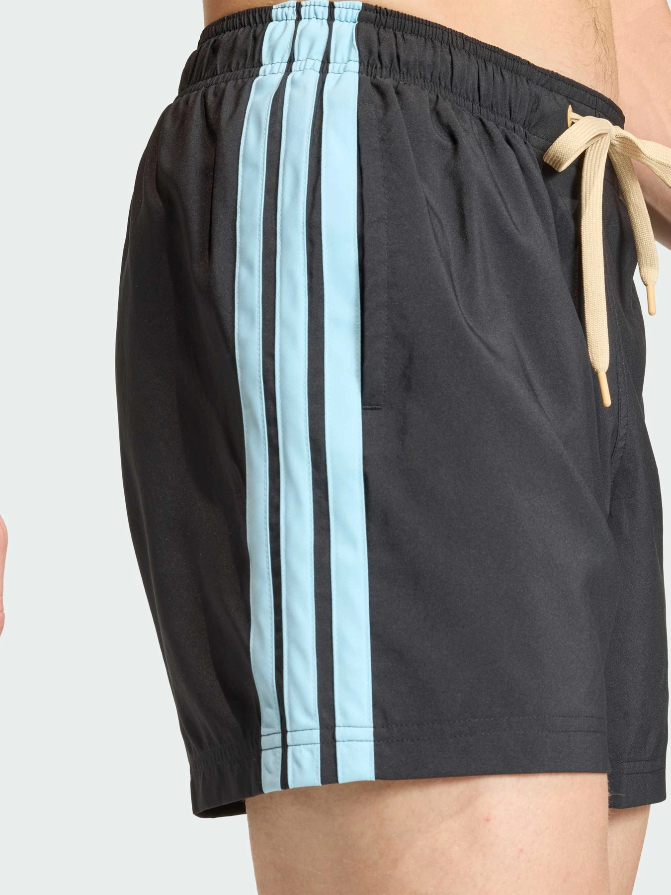 Одежда для пляжа Adidas 3 Stripes модель KD3472 Одежда для пляжа Adidas 3 Stripes модель KD3472 Фото
