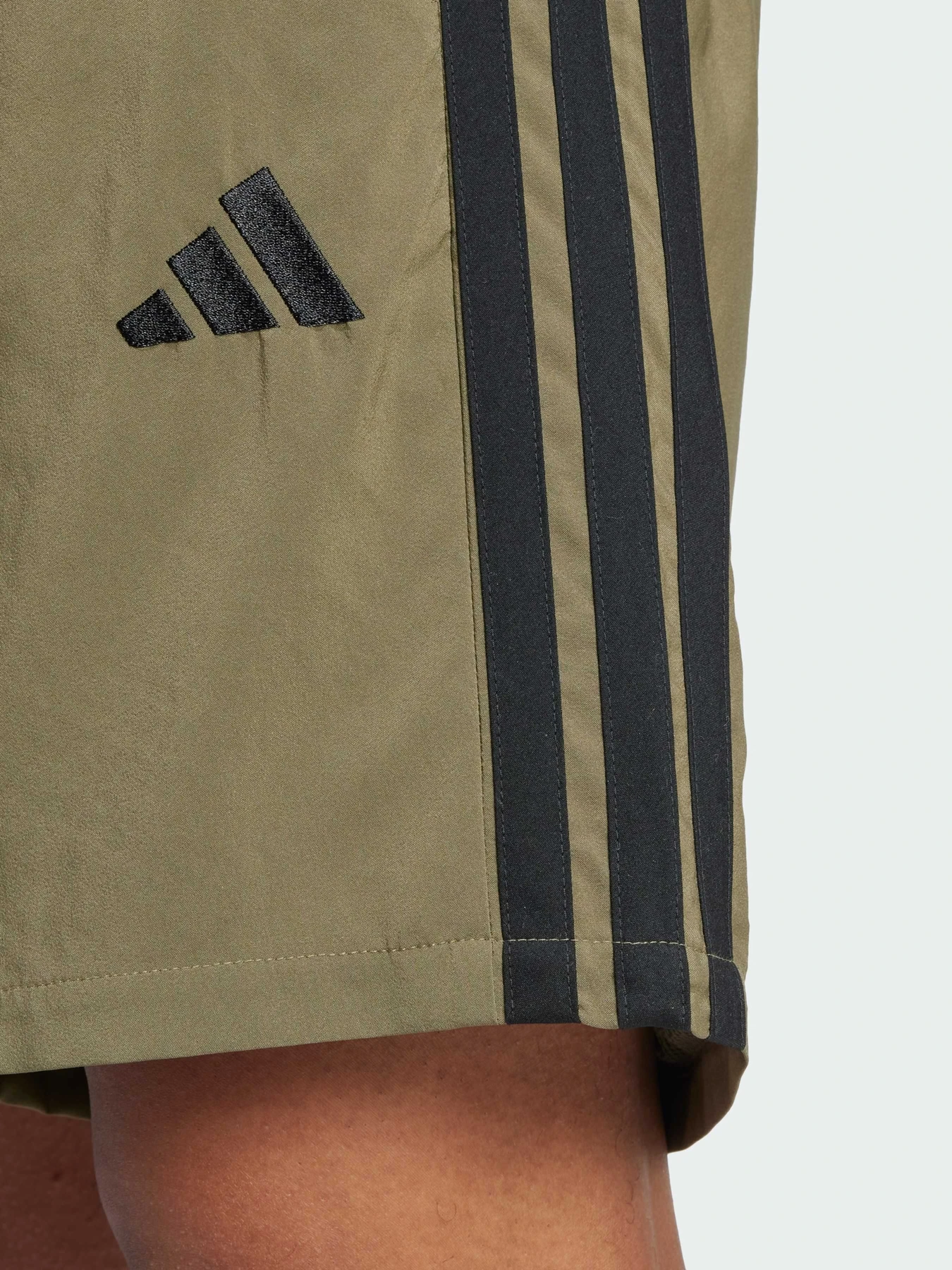 Шорты Adidas модель JE6434 Шорты Adidas модель JE6434 Фото