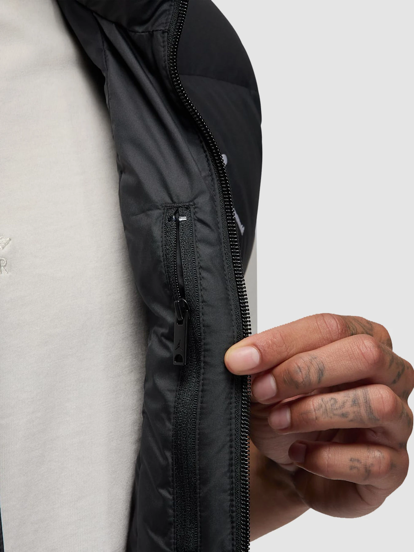 Куртки та дублянки Jordan Flight Down Gilet модель IF4261-010 Куртки та дублянки Jordan Flight Down Gilet модель IF4261-010 Фото
