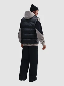 Куртки та дублянки NIKE Windrunner Statement Down Gilet модель HV1480-010 Фото