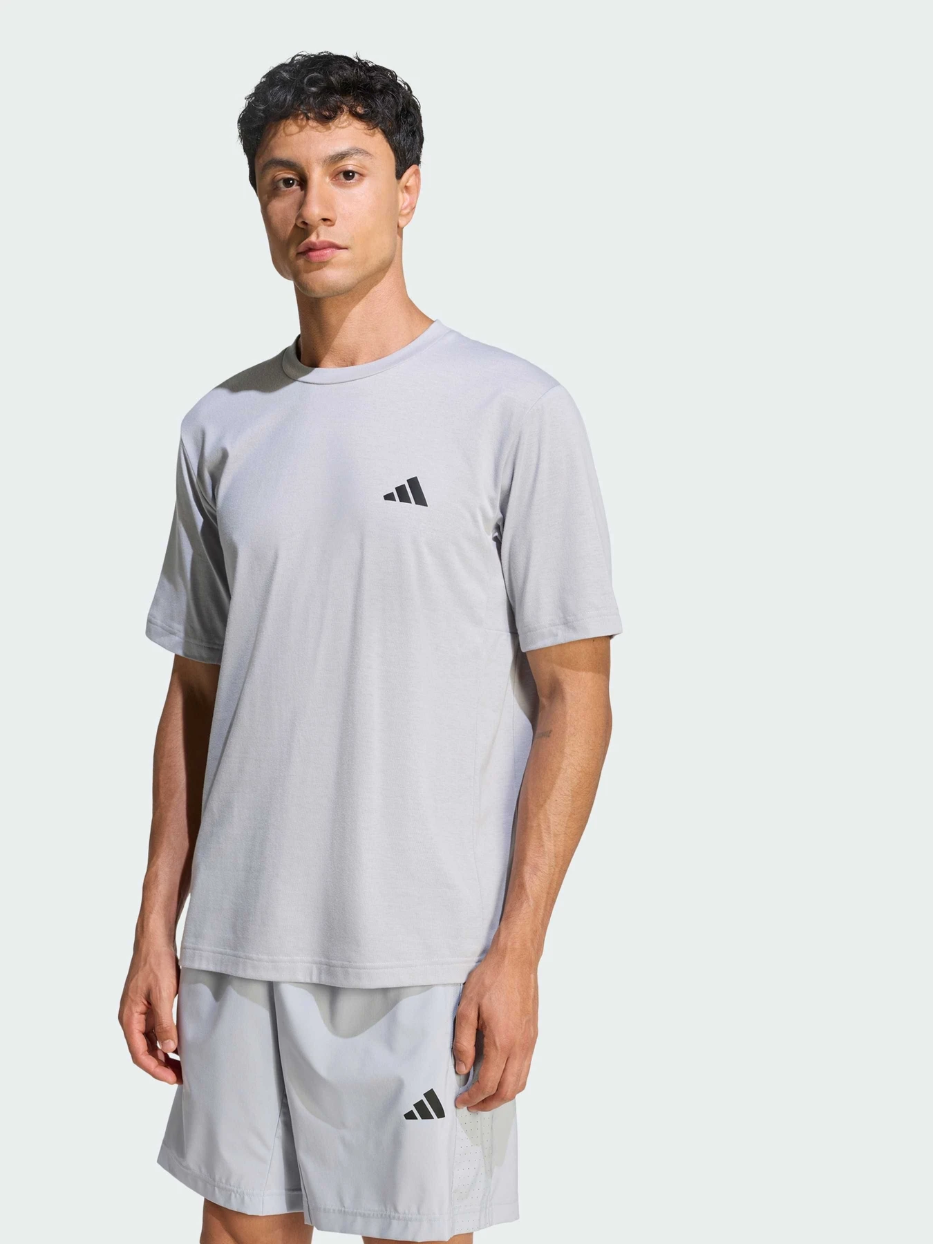 Футболки і поло Adidas Adidas Essentials модель KC5285 Футболки і поло Adidas Adidas Essentials модель KC5285 Фото