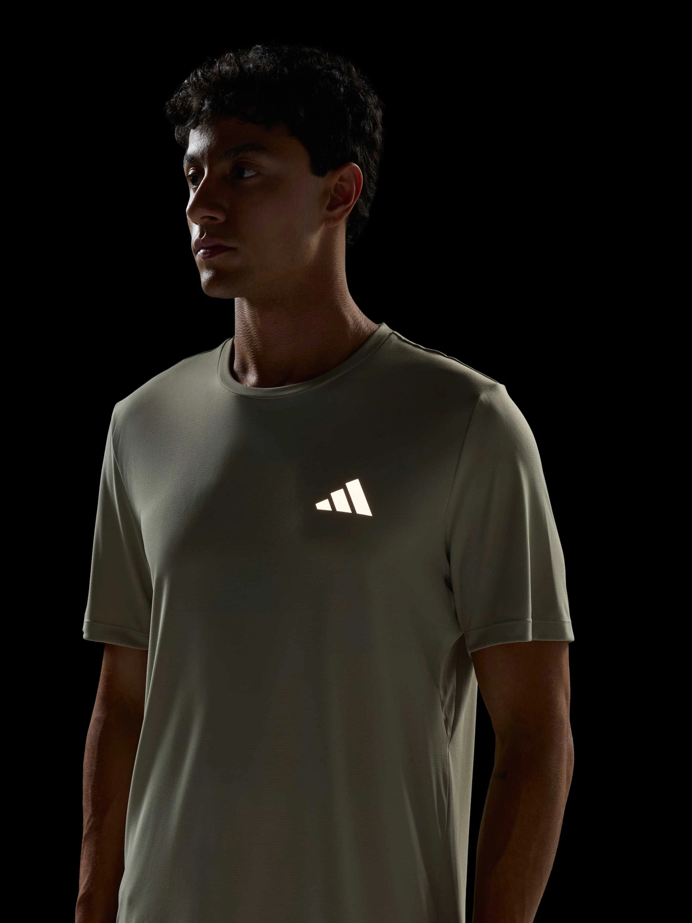 Футболки і поло Adidas Adidas Essentials модель KB5962 Футболки і поло Adidas Adidas Essentials модель KB5962 Фото