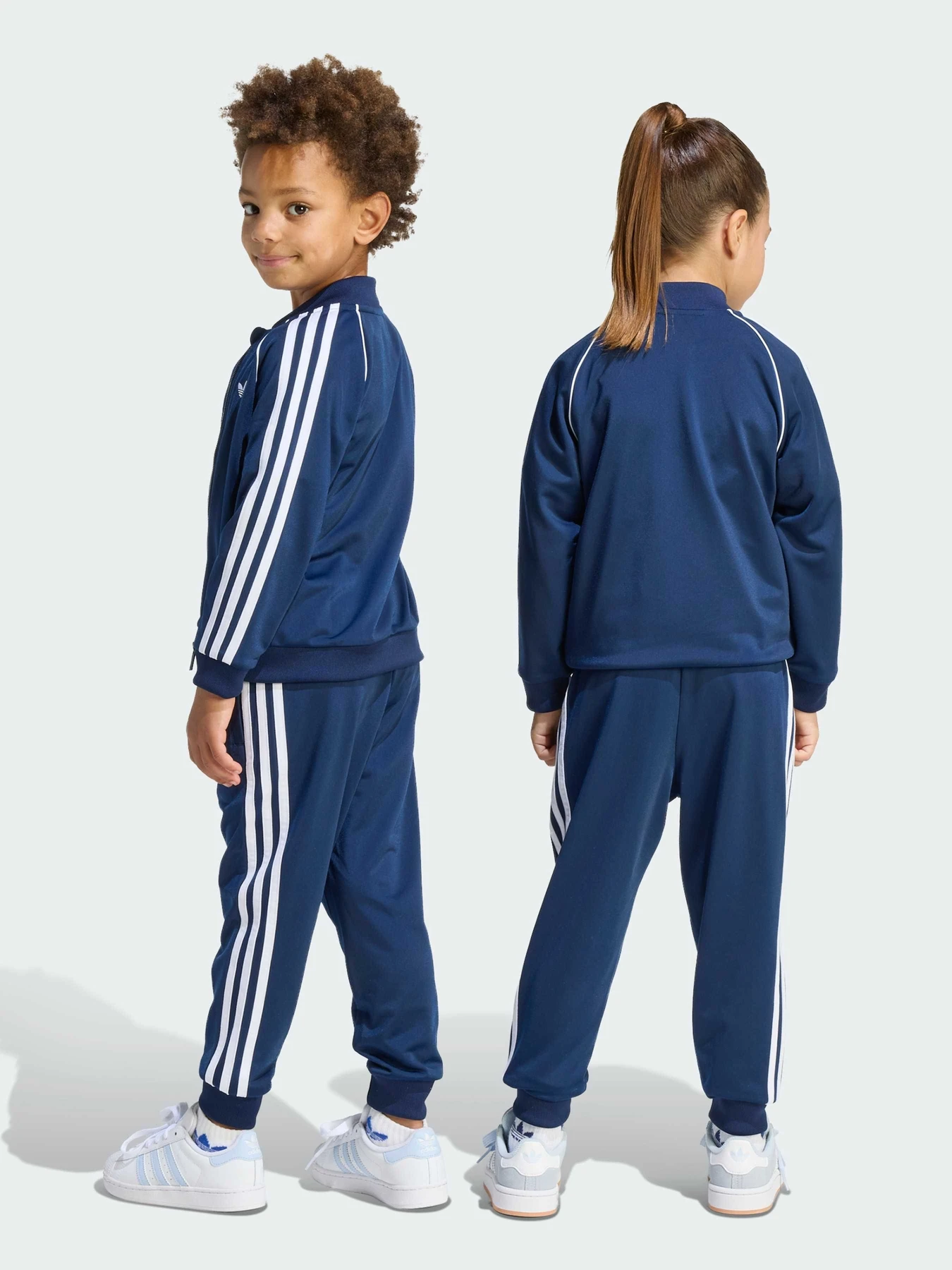 Костюмы Adidas Adicolor модель KD5744 Костюмы Adidas Adicolor модель KD5744 Фото