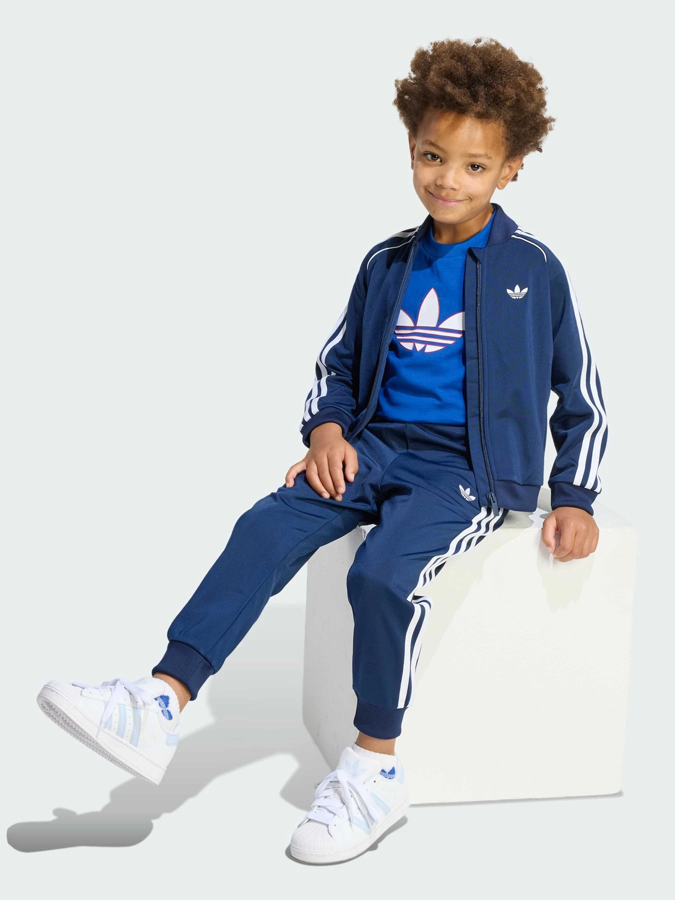 Костюмы Adidas Adicolor модель KD5744 Костюмы Adidas Adicolor модель KD5744 Фото