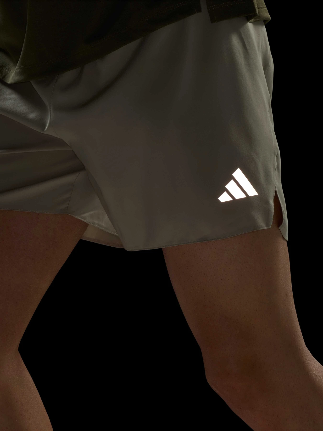 Шорти Adidas Adidas Essentials модель JZ7770 Шорти Adidas Adidas Essentials модель JZ7770 Фото