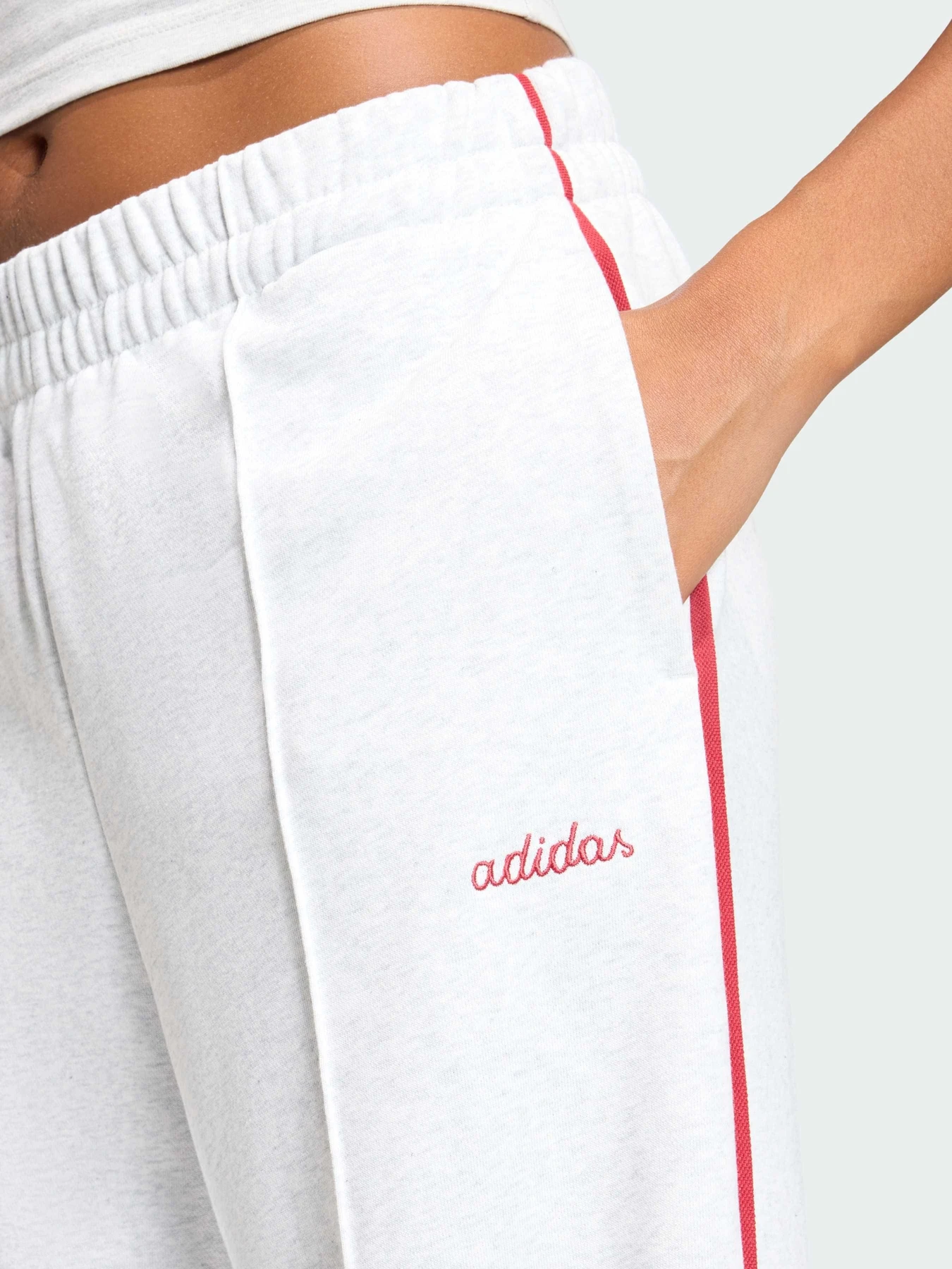 Брюки Adidas Adidas Essentials модель KC3935 Брюки Adidas Adidas Essentials модель KC3935 Фото