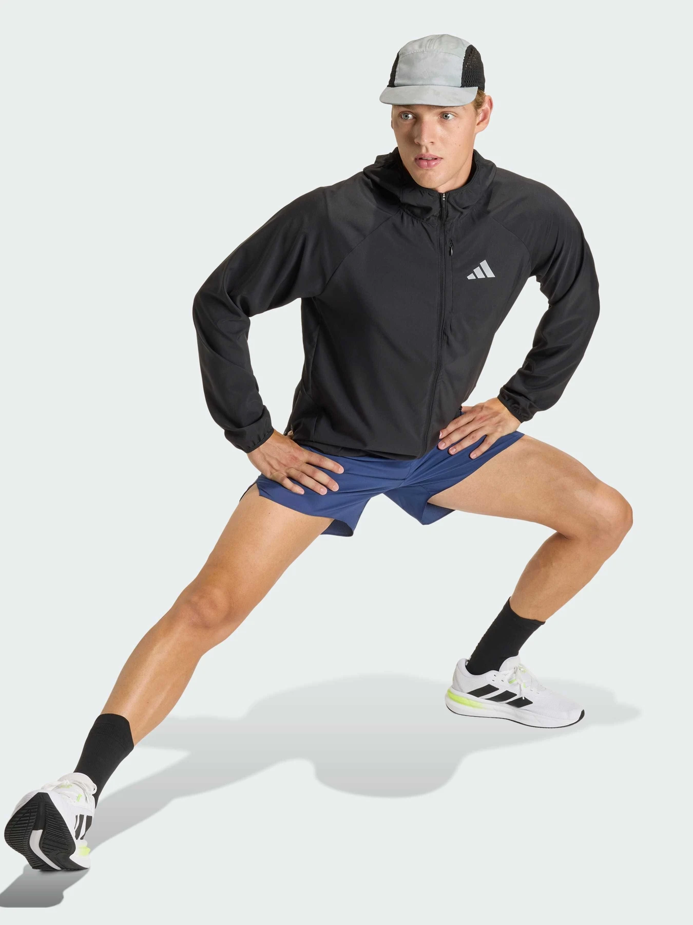 Куртки и дубленки Adidas Adidas Essentials модель JZ7782 Куртки и дубленки Adidas Adidas Essentials модель JZ7782 Фото