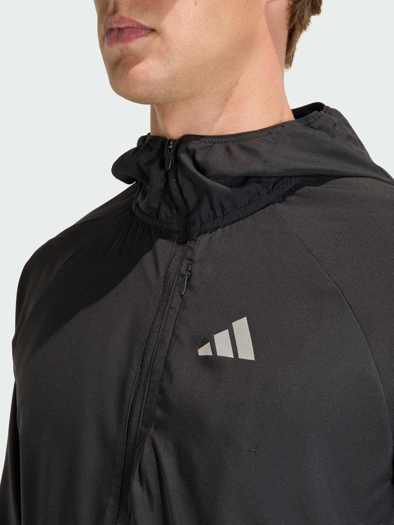 Куртки и дубленки Adidas Adidas Essentials модель JZ7782 Куртки и дубленки Adidas Adidas Essentials модель JZ7782 Фото