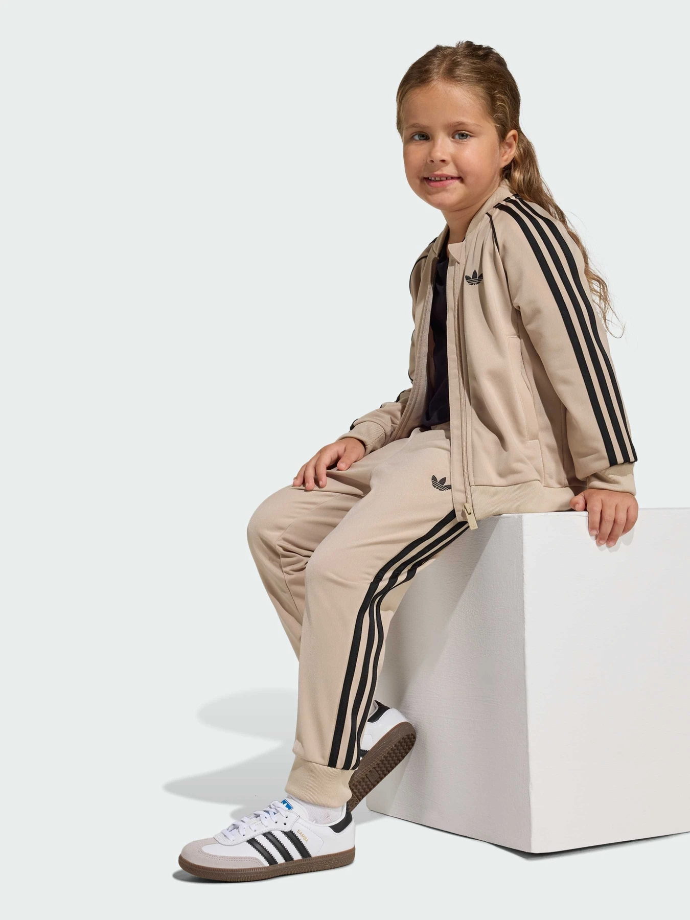 Костюмы Adidas Adicolor модель KD5743 Костюмы Adidas Adicolor модель KD5743 Фото