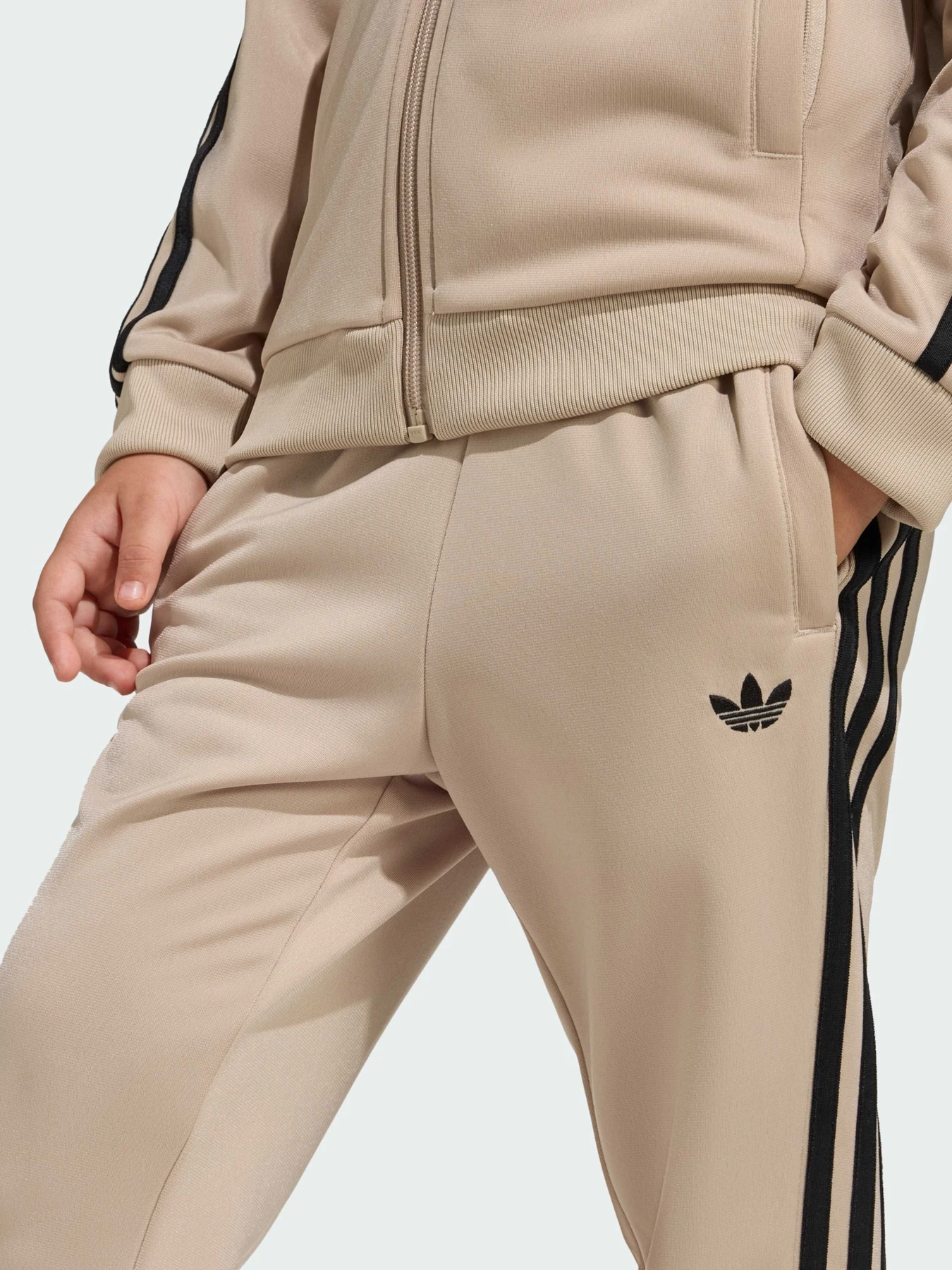 Костюмы Adidas Adicolor модель KD5743 Костюмы Adidas Adicolor модель KD5743 Фото
