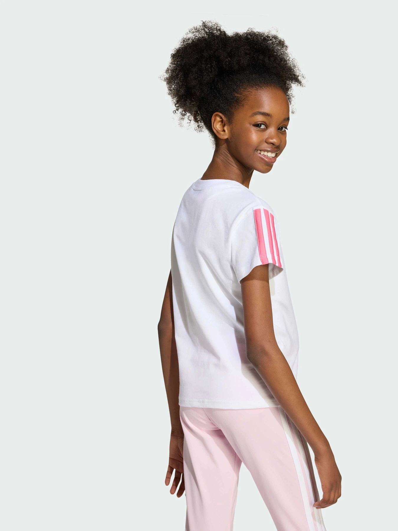 Футболки і поло Adidas Adidas Essentials модель JY4973 Футболки і поло Adidas Adidas Essentials модель JY4973 Фото