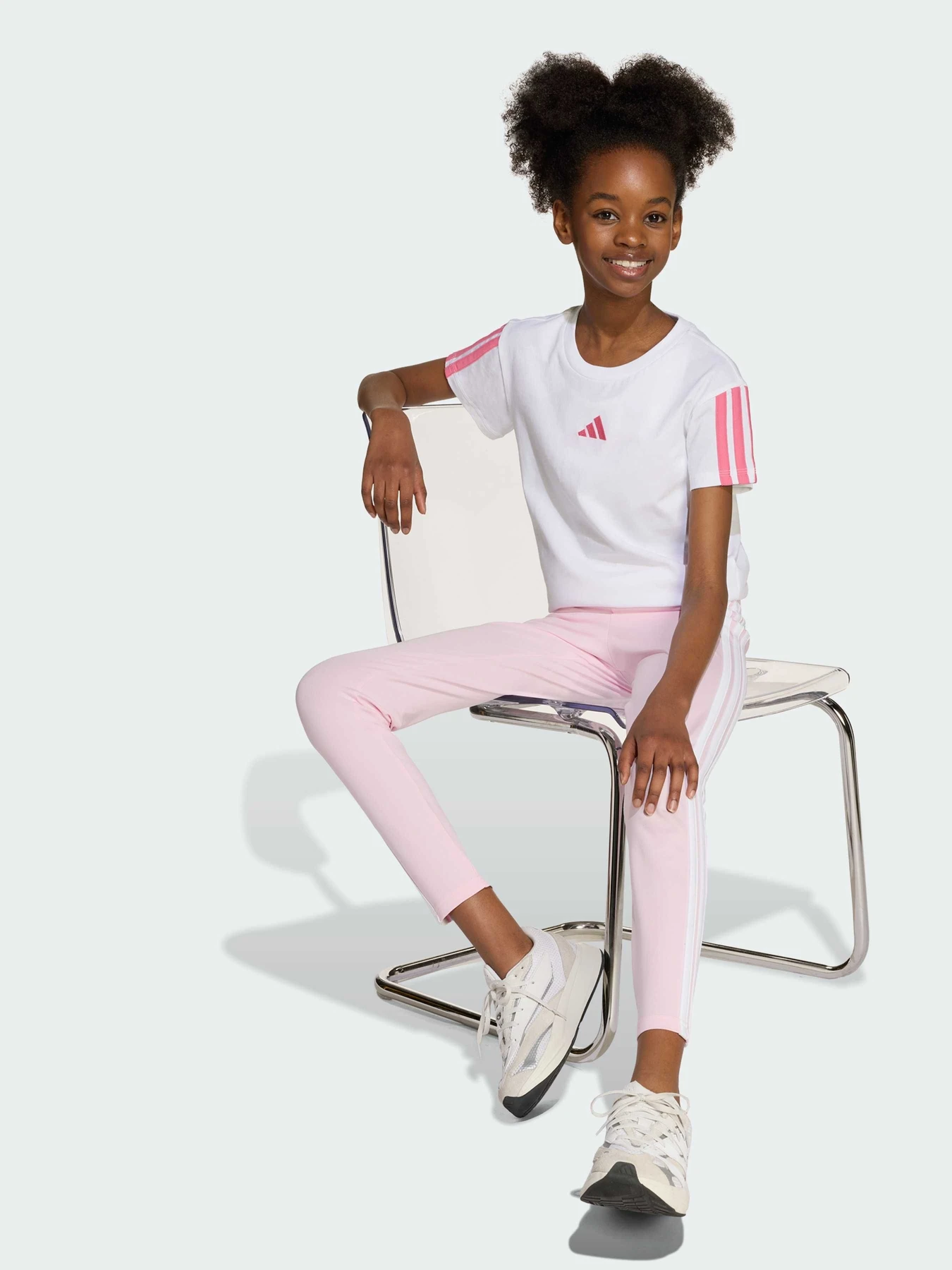 Футболки і поло Adidas Adidas Essentials модель JY4973 Футболки і поло Adidas Adidas Essentials модель JY4973 Фото