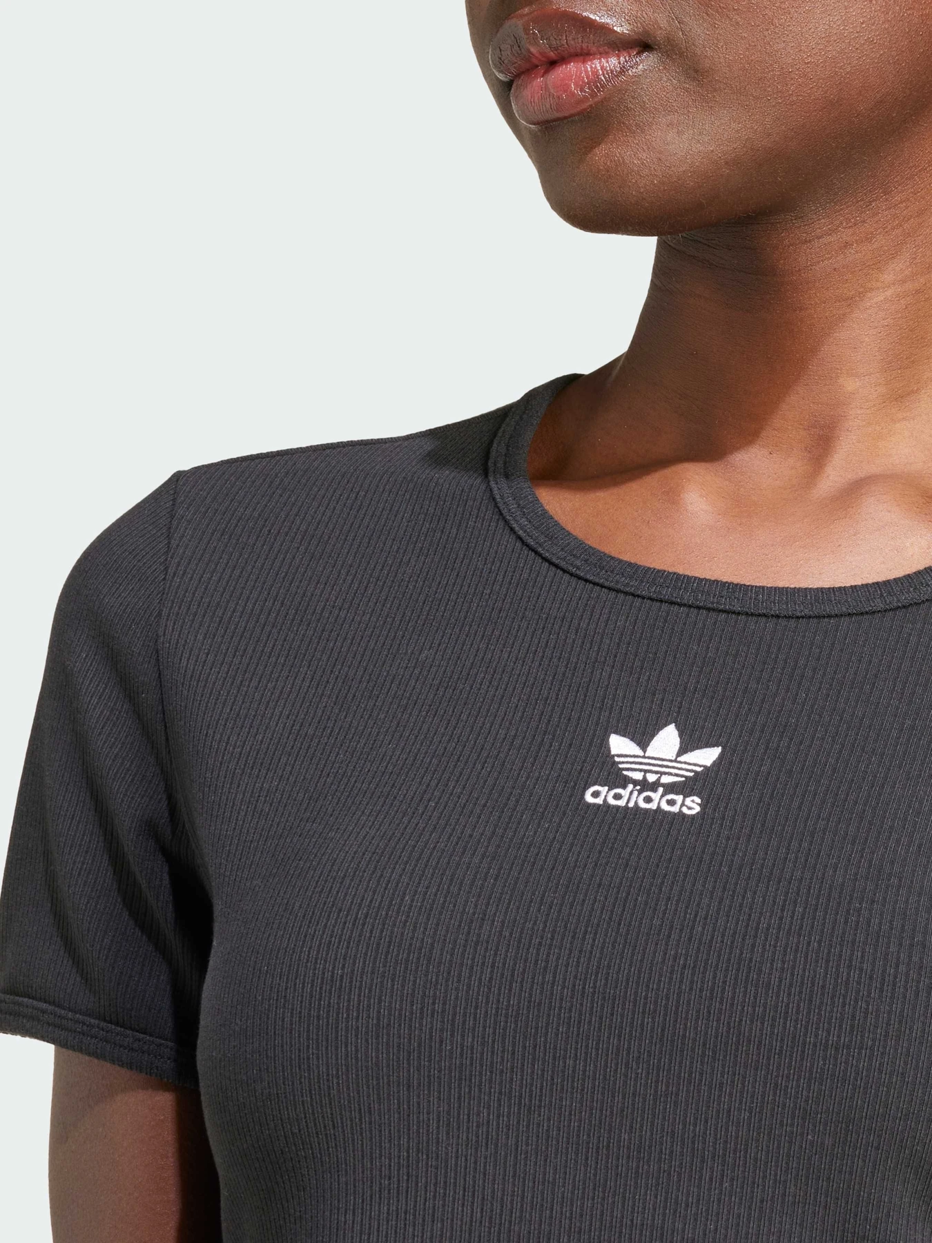 Футболки і поло Adidas Adidas Essentials модель IY9664 Футболки і поло Adidas Adidas Essentials модель IY9664 Фото