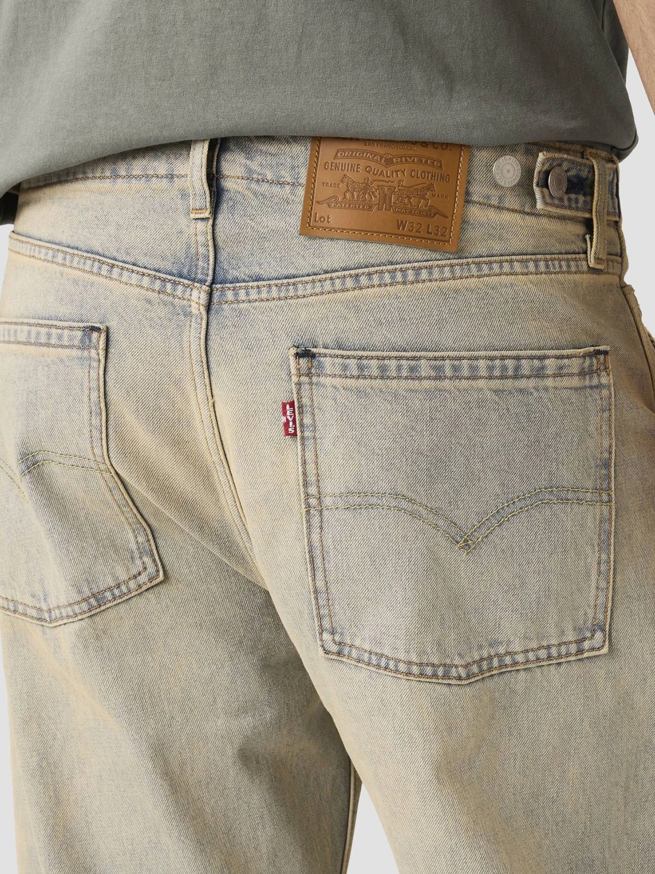 Джинсы Levi's модель 0057O;0004 Джинсы Levi's модель 0057O;0004 Фото