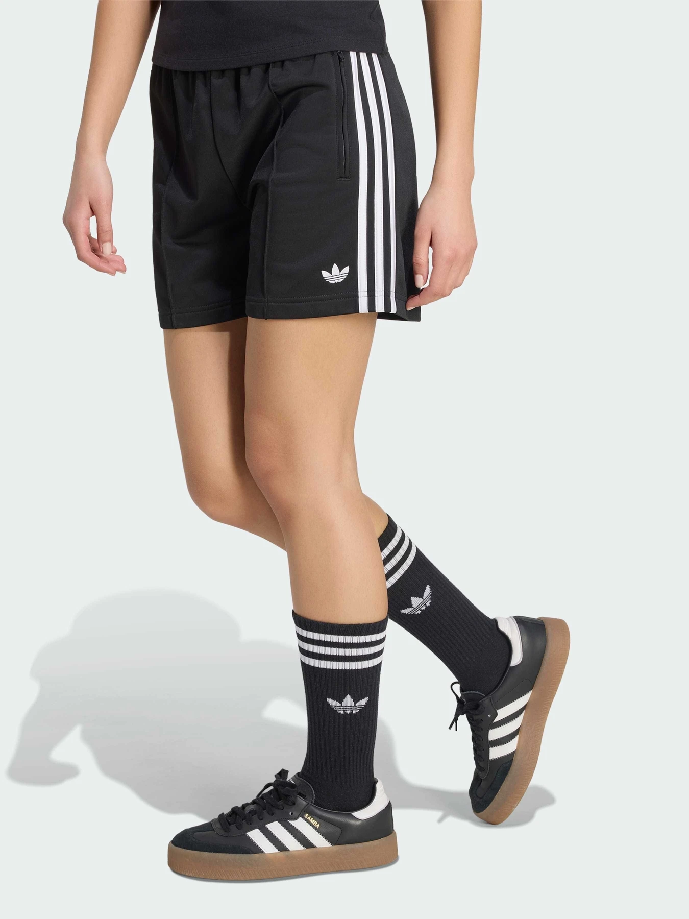Шорты Adidas Adicolor модель KD5569 Шорты Adidas Adicolor модель KD5569 Фото