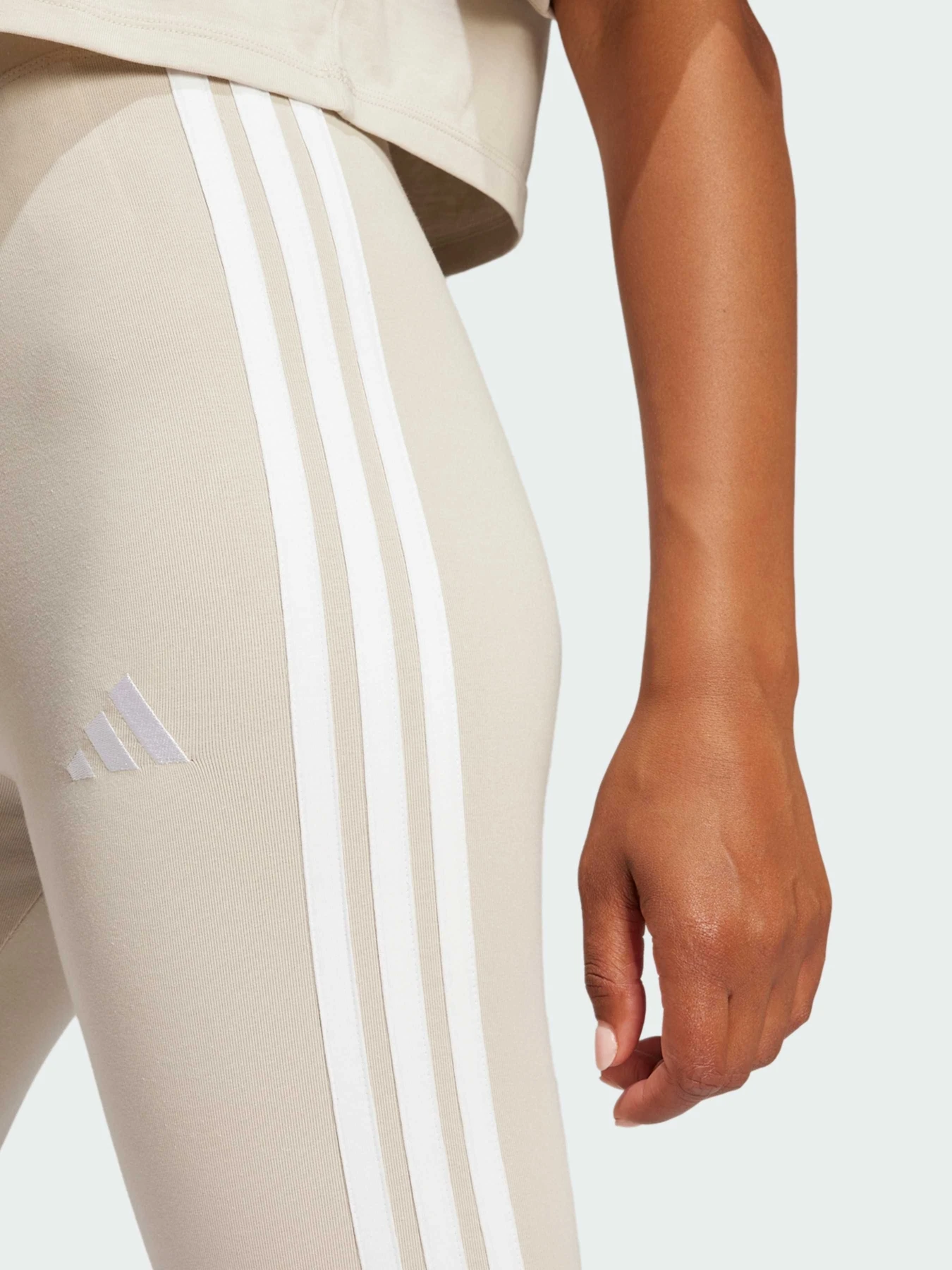 Брюки Adidas Adidas Essentials модель JE0073 Брюки Adidas Adidas Essentials модель JE0073 Фото
