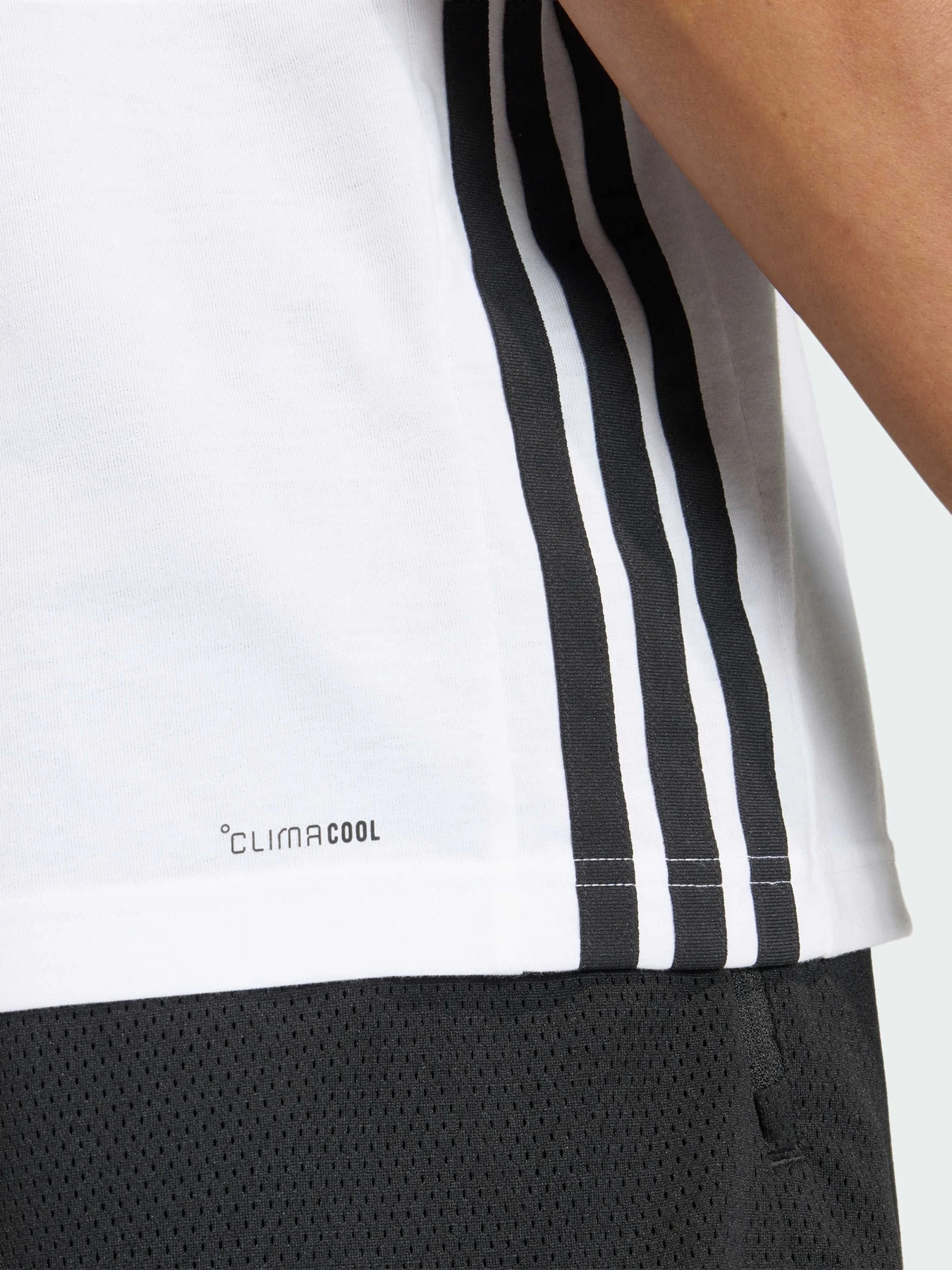 Футболки і поло Adidas Adidas Essentials модель KD0606 Футболки і поло Adidas Adidas Essentials модель KD0606 Фото