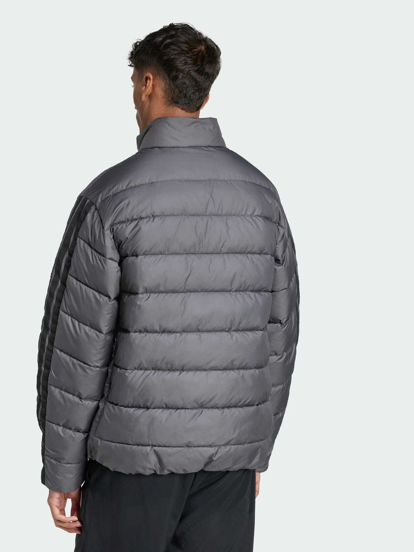 Куртки и дубленки Adidas Adidas Essentials модель JX7770 Фото