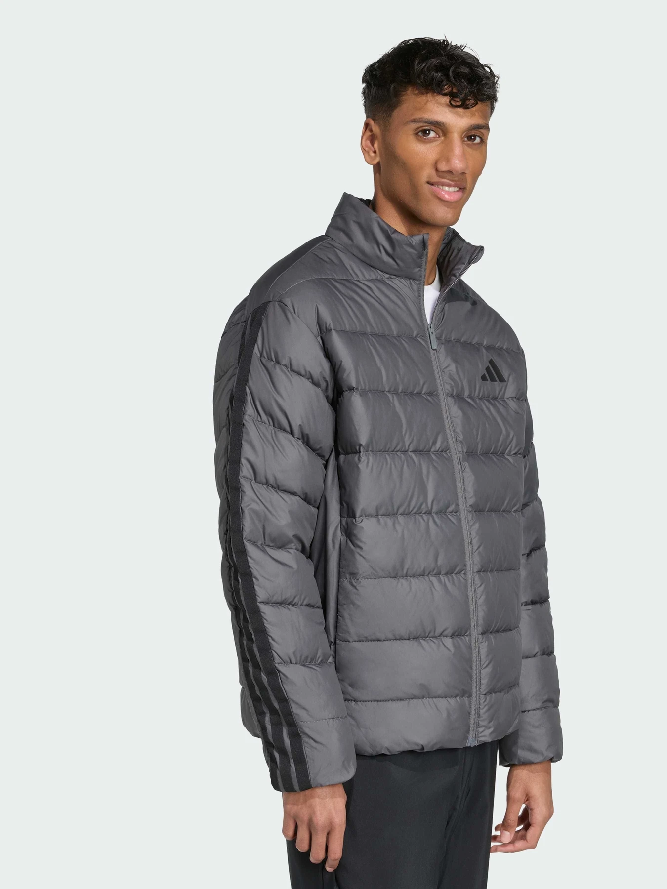 Куртки и дубленки Adidas Adidas Essentials модель JX7770 Фото