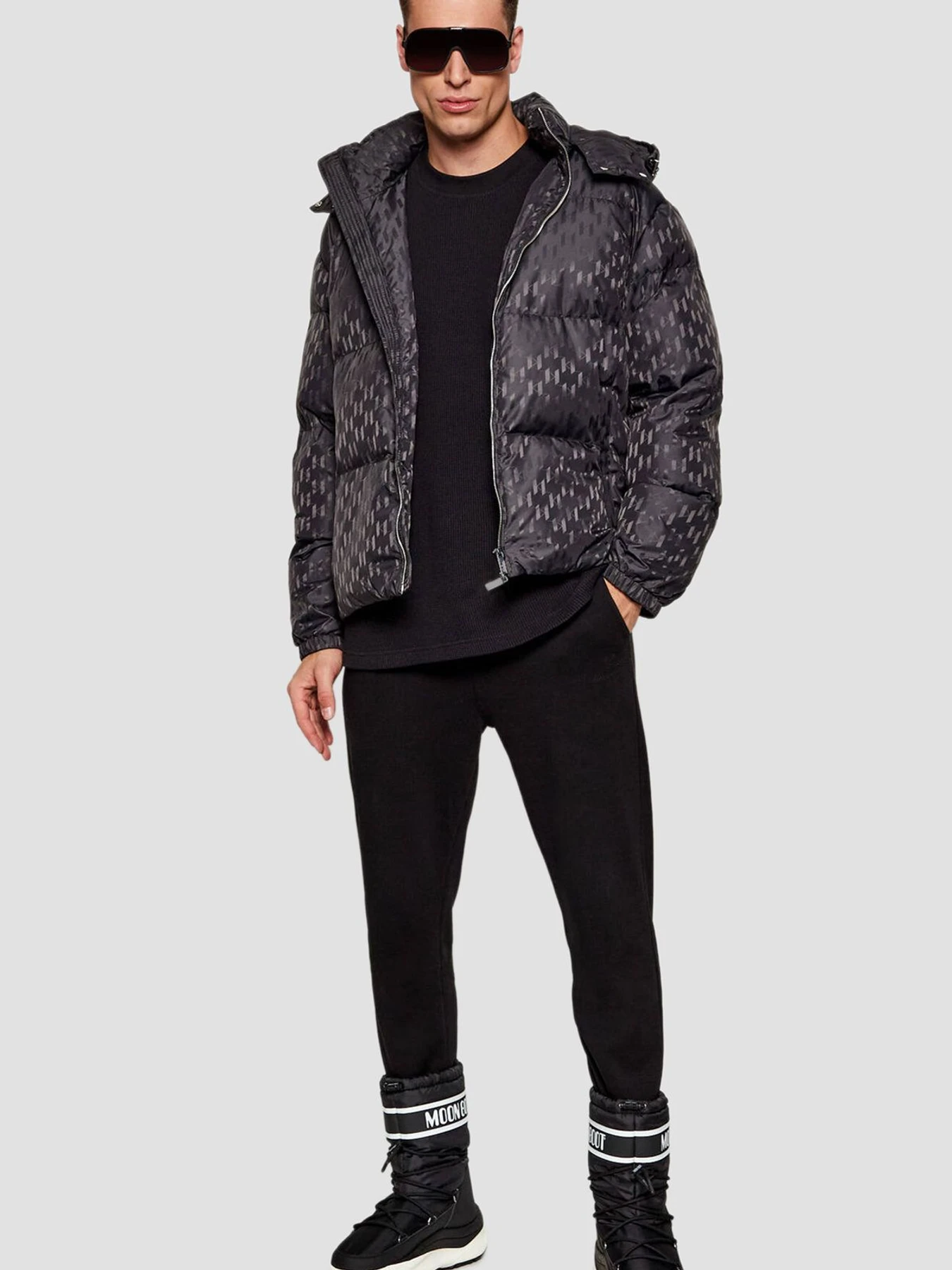Куртки и дубленки Karl Lagerfeld модель 554504.505016;990 Фото