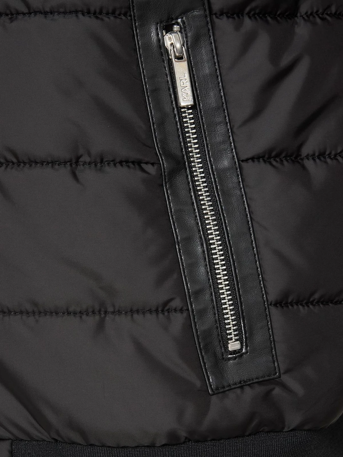 Куртки та дублянки Karl Lagerfeld модель 554563.505065;990 Фото
