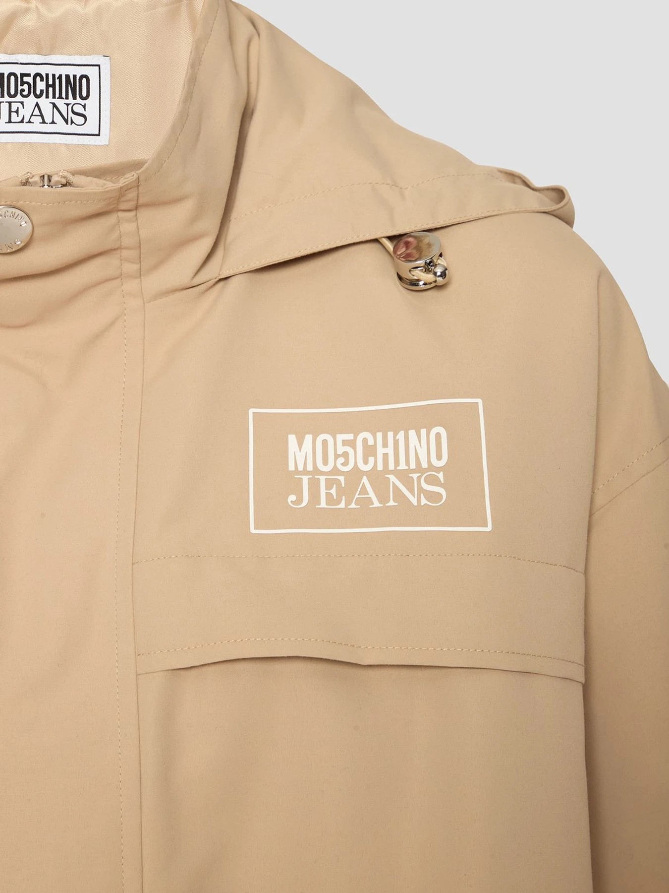 Куртки и дубленки Moschino модель A0605.3220;1084 Куртки и дубленки Moschino модель A0605.3220;1084 Фото