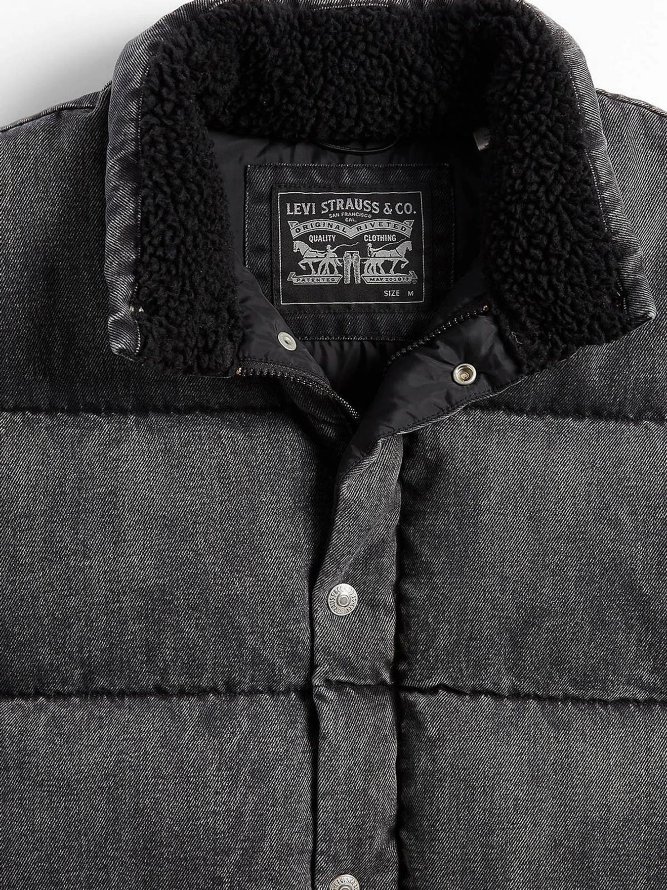 Куртки и дубленки Levi's модель A5803;0001 Куртки и дубленки Levi's модель A5803;0001 Фото