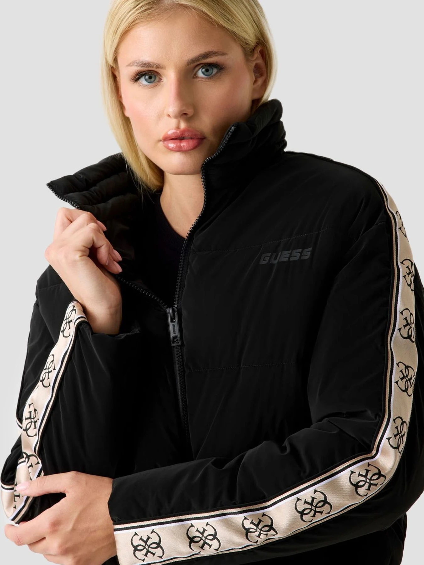 Куртки та дублянки GUESS модель V5BL11.WGYC2;JBLK Куртки та дублянки GUESS модель V5BL11.WGYC2;JBLK Фото