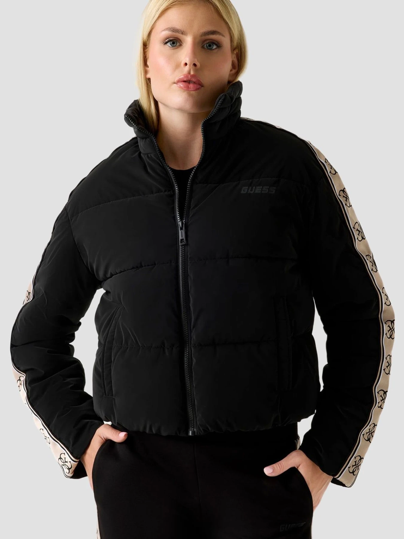 Куртки та дублянки GUESS модель V5BL11.WGYC2;JBLK Куртки та дублянки GUESS модель V5BL11.WGYC2;JBLK Фото