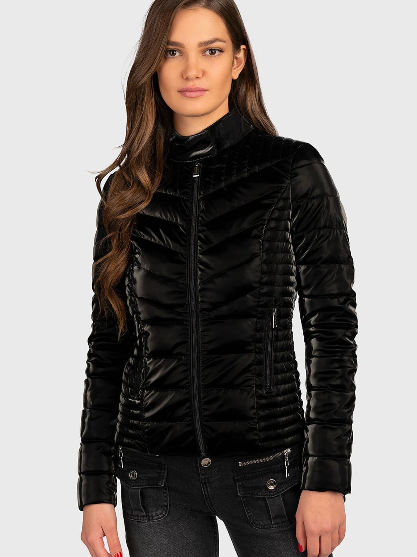 Куртки та дублянки GUESS модель W3YL14.WFJ10;JBLK Куртки та дублянки GUESS модель W3YL14.WFJ10;JBLK Фото