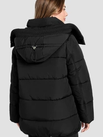 Куртки та дублянки GUESS модель W5BLBK.W0492;JBLK Фото