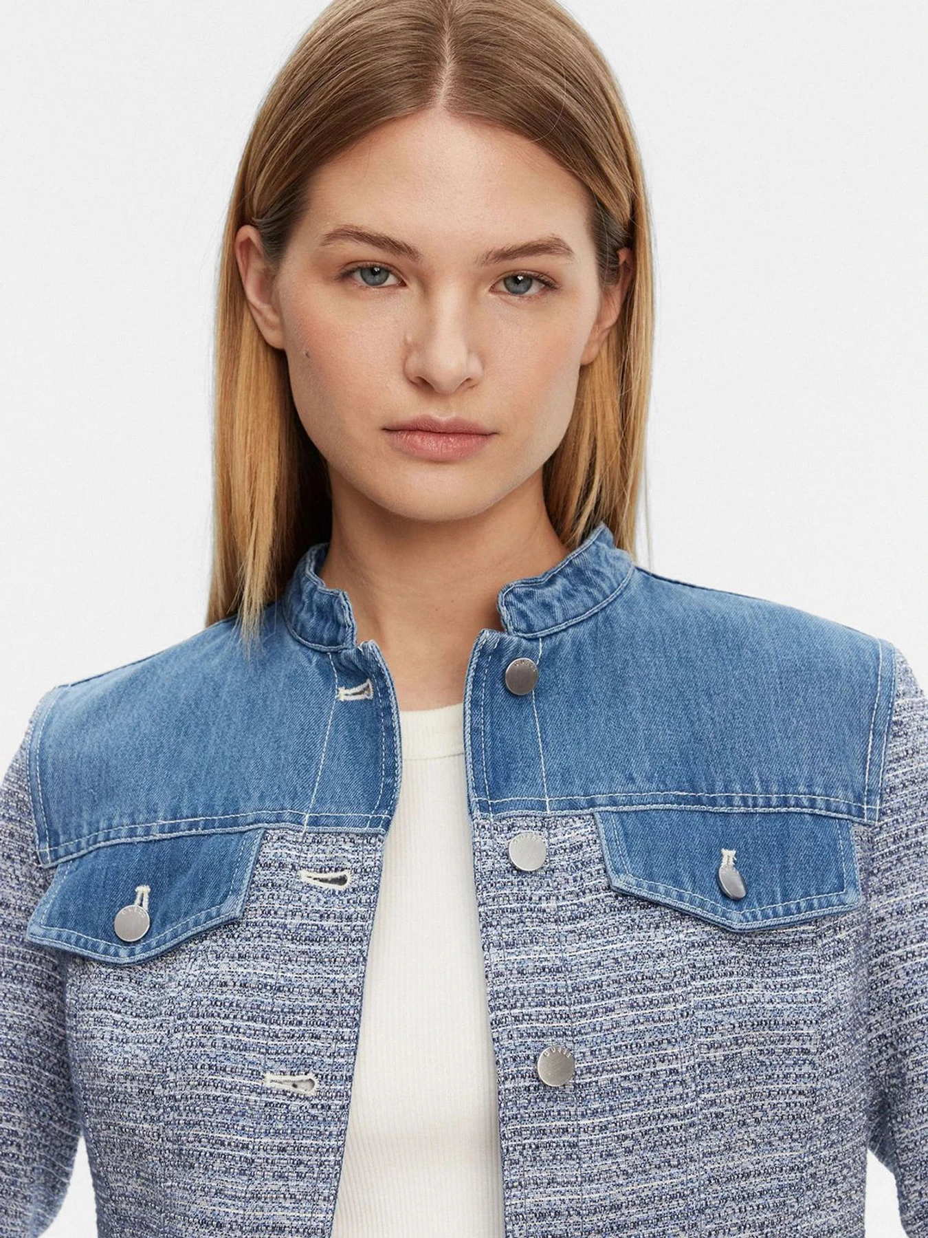 Куртки та дублянки GUESS модель W5GL23.WH610;FBAX Куртки та дублянки GUESS модель W5GL23.WH610;FBAX Фото