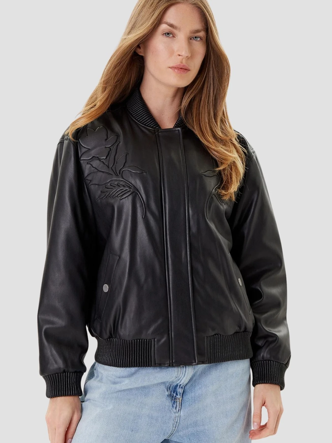 Куртки та дублянки GUESS модель W5YL06.WE480;JBLK Куртки та дублянки GUESS модель W5YL06.WE480;JBLK Фото