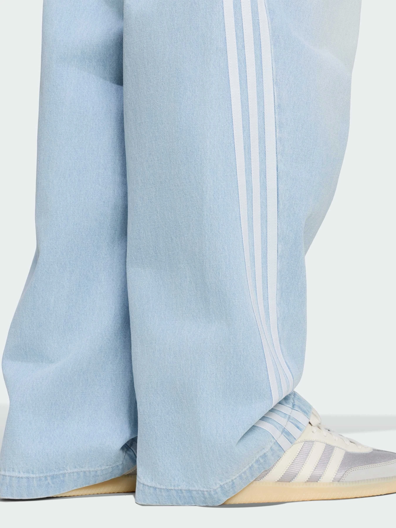 Джинсы Adidas модель KX4822 Джинсы Adidas модель KX4822 Фото